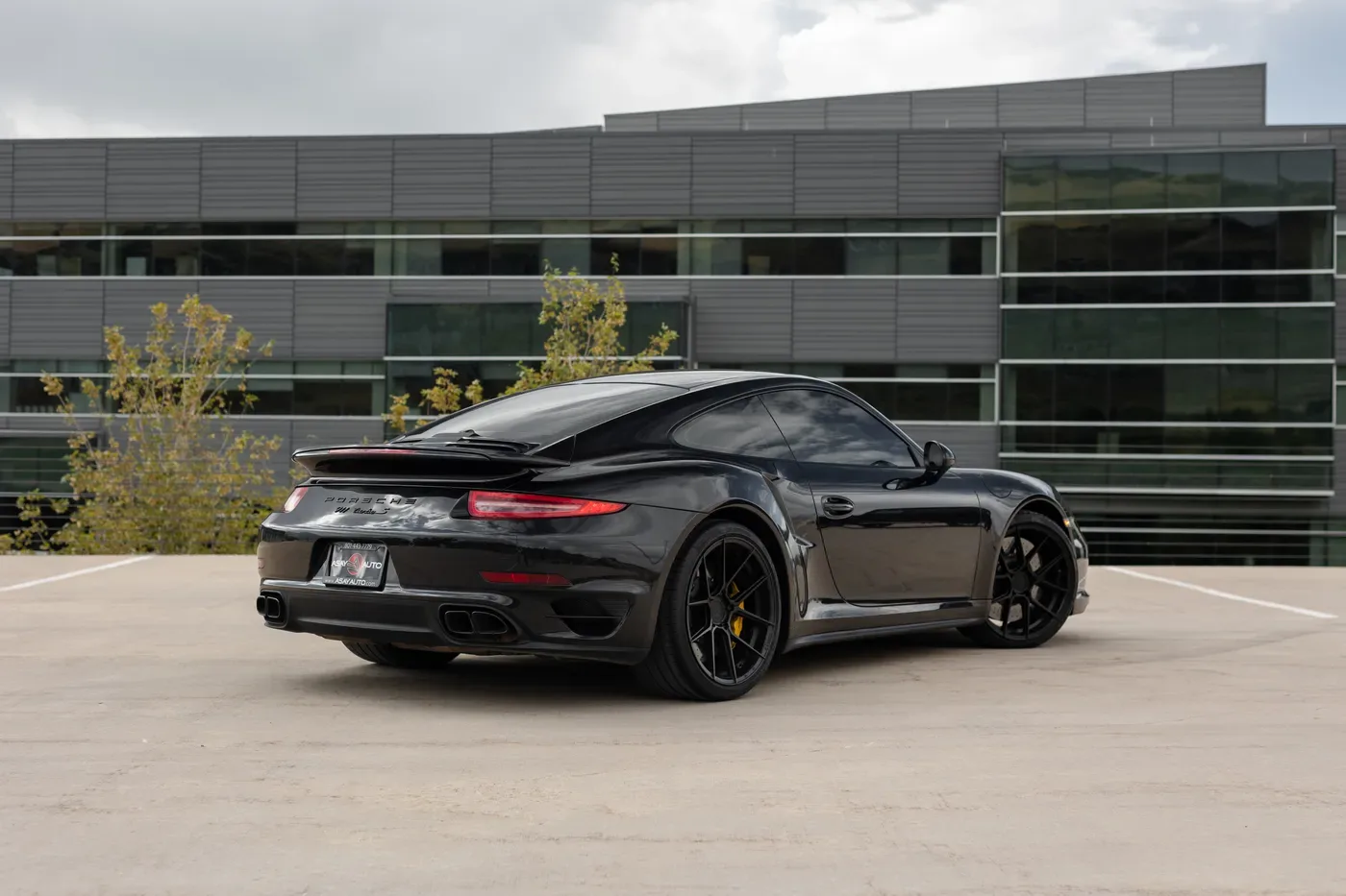 Porsche 911 Turbo S - View 3