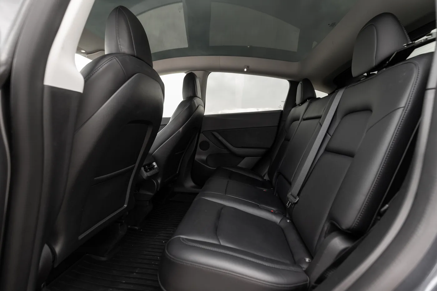 Tesla Model Y - View 6