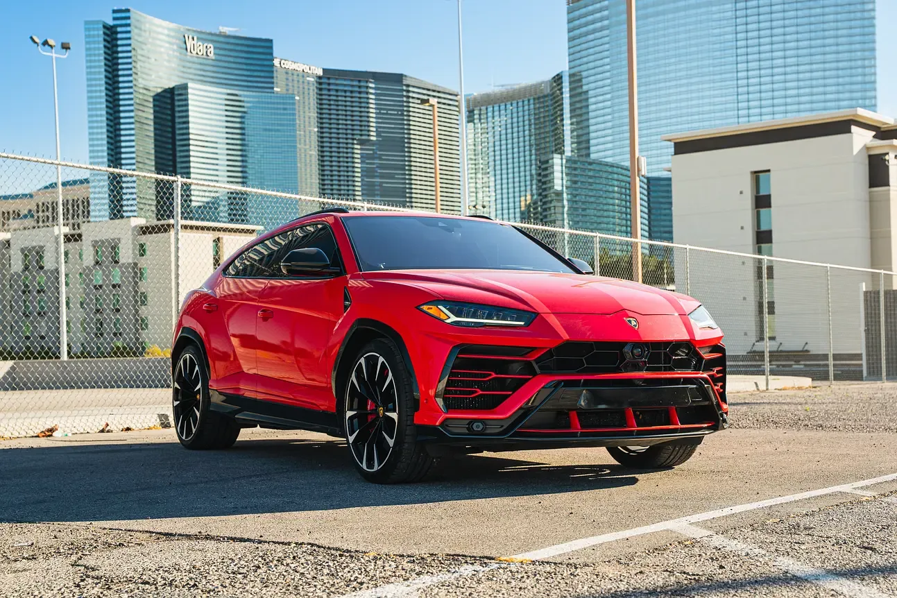 Urus Red - View 2