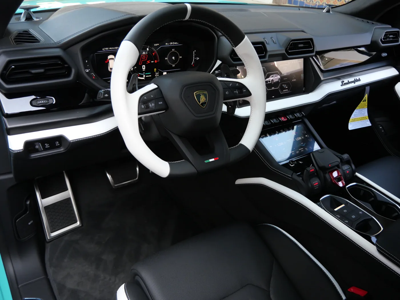 Urus SE - View 3