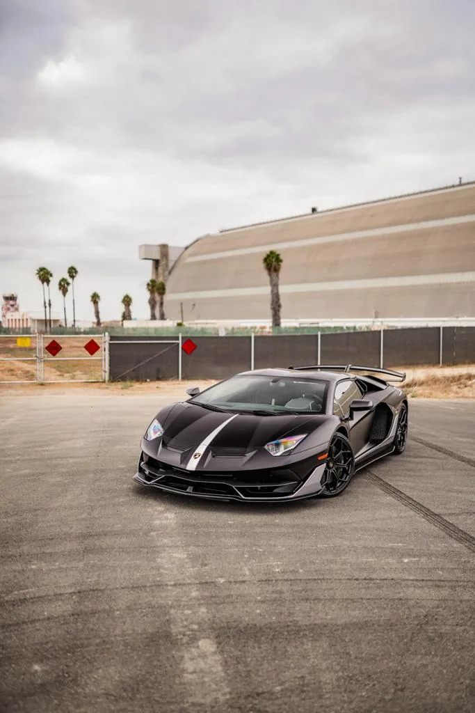 2020 Lamborghini Aventador SVJ Roadster - View 4