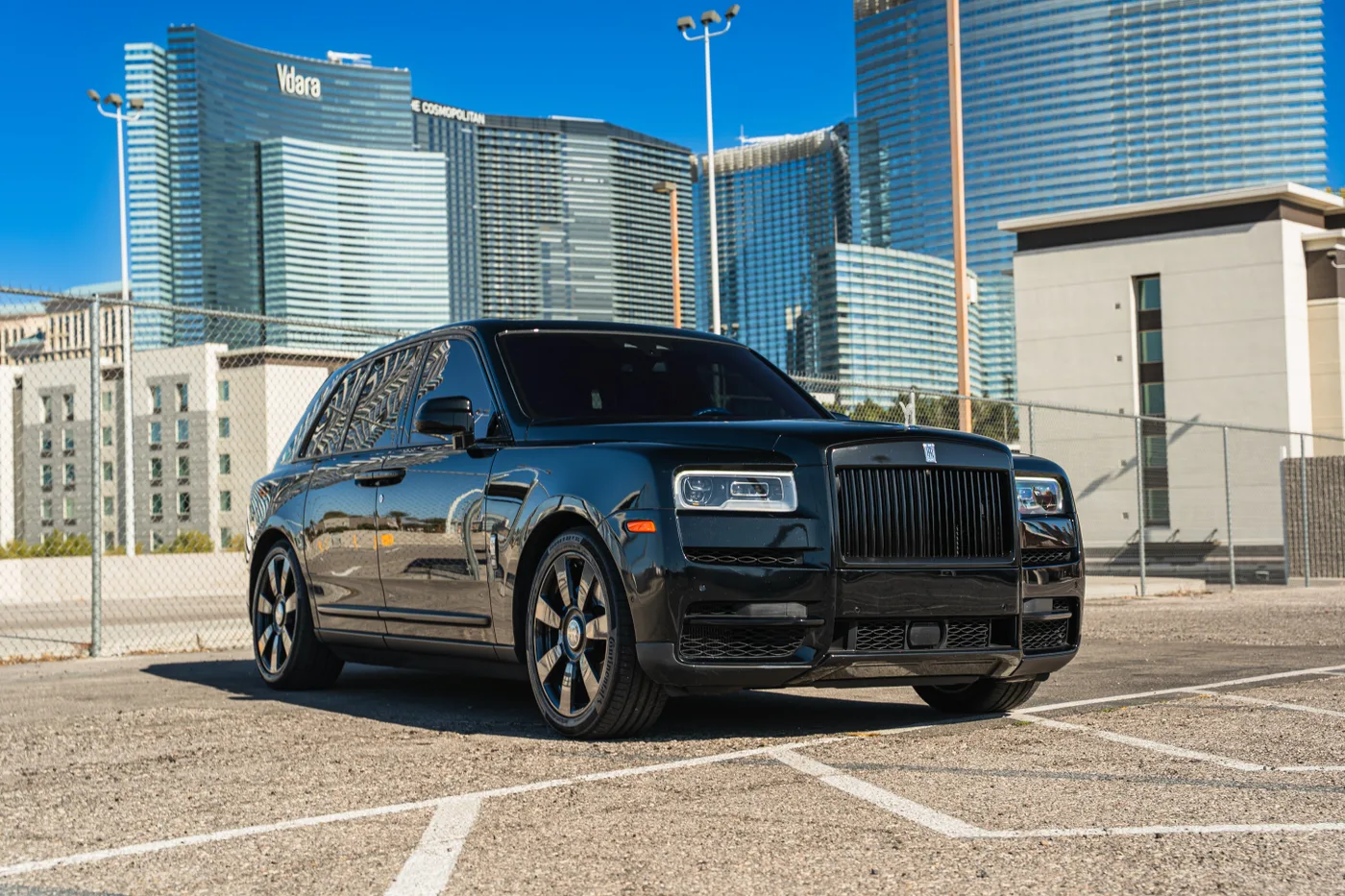 Rolls Royce Cullinan Black - View 3