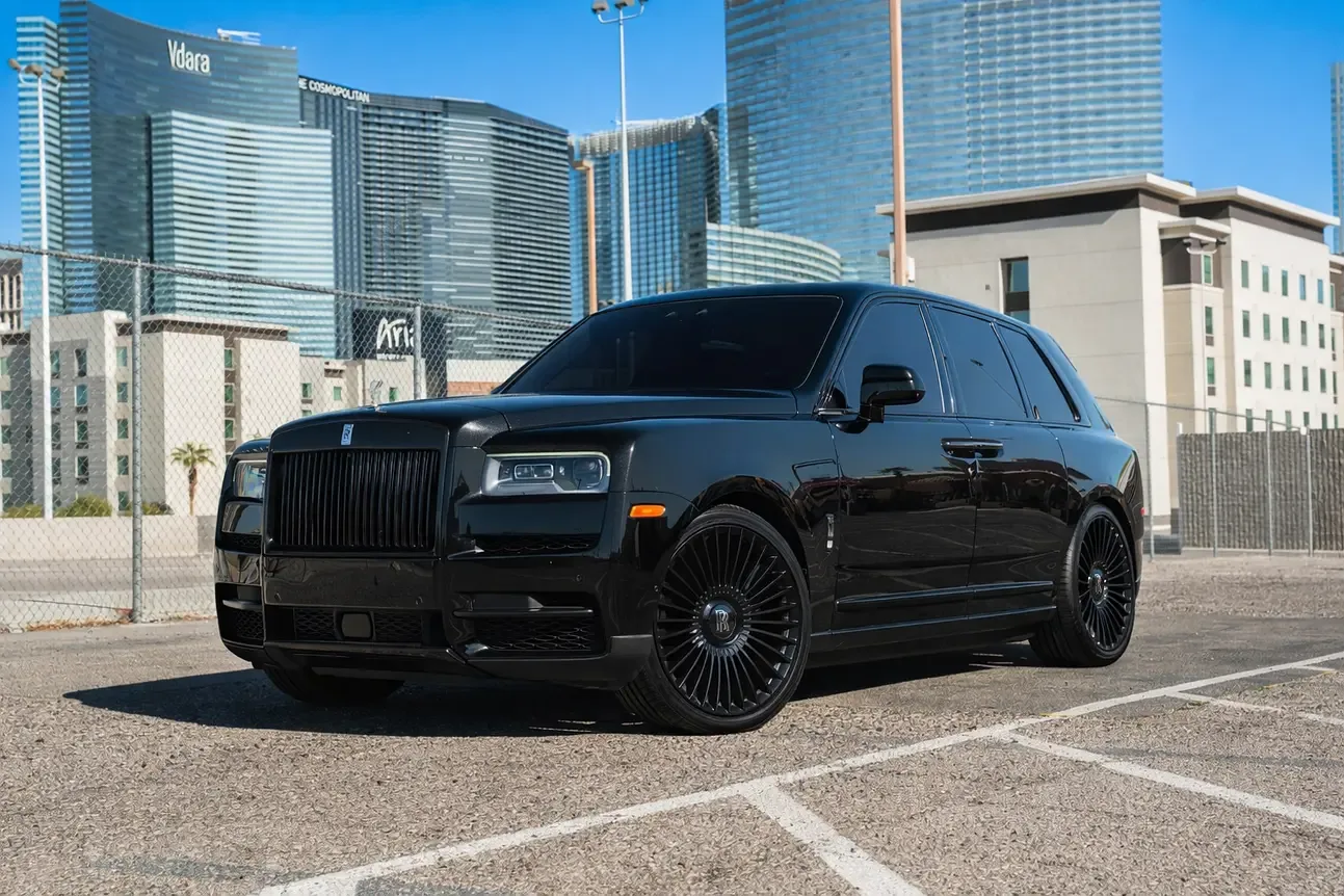 Rolls Royce Cullinan Black - View 6