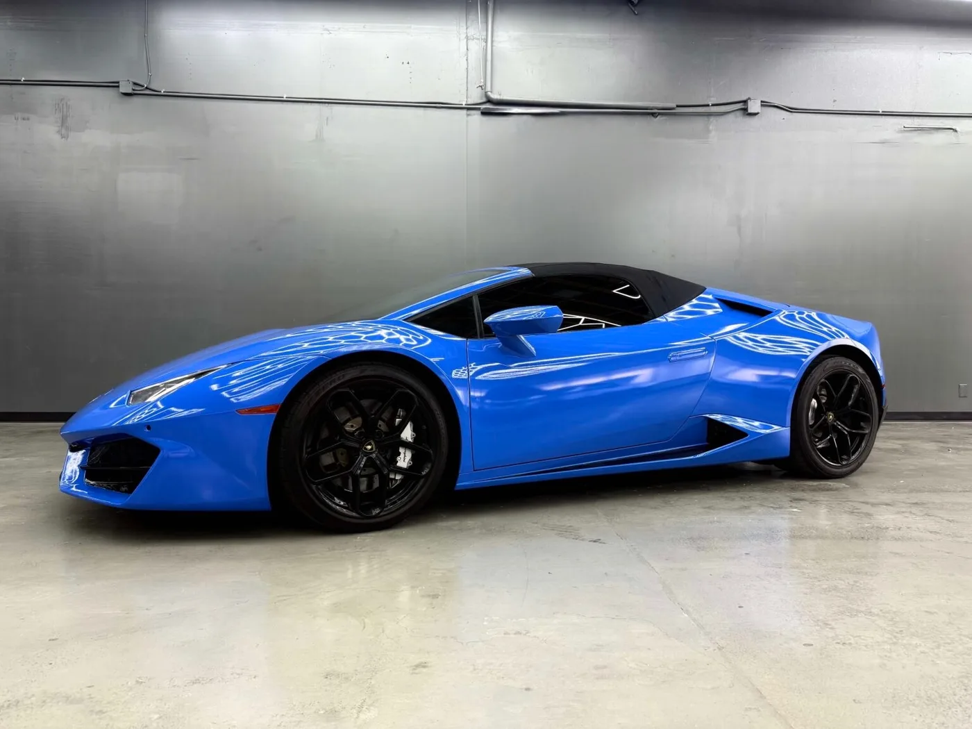 Lamborghini Huracan Spider - View 7