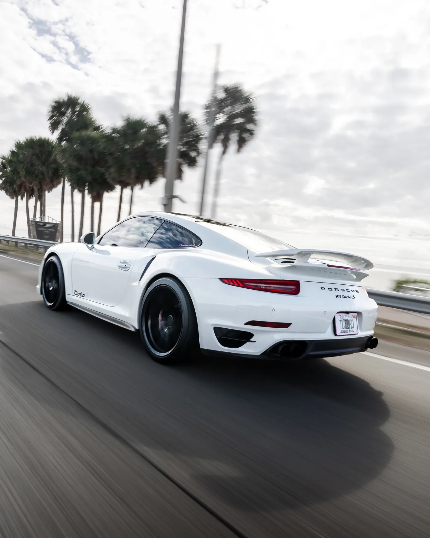 Porsche 911 Turbo S 991.1 - View 4