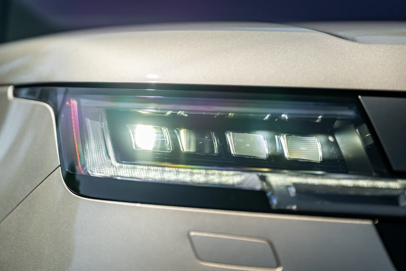 2023 Land Rover Range Rover SE P530 - View 9