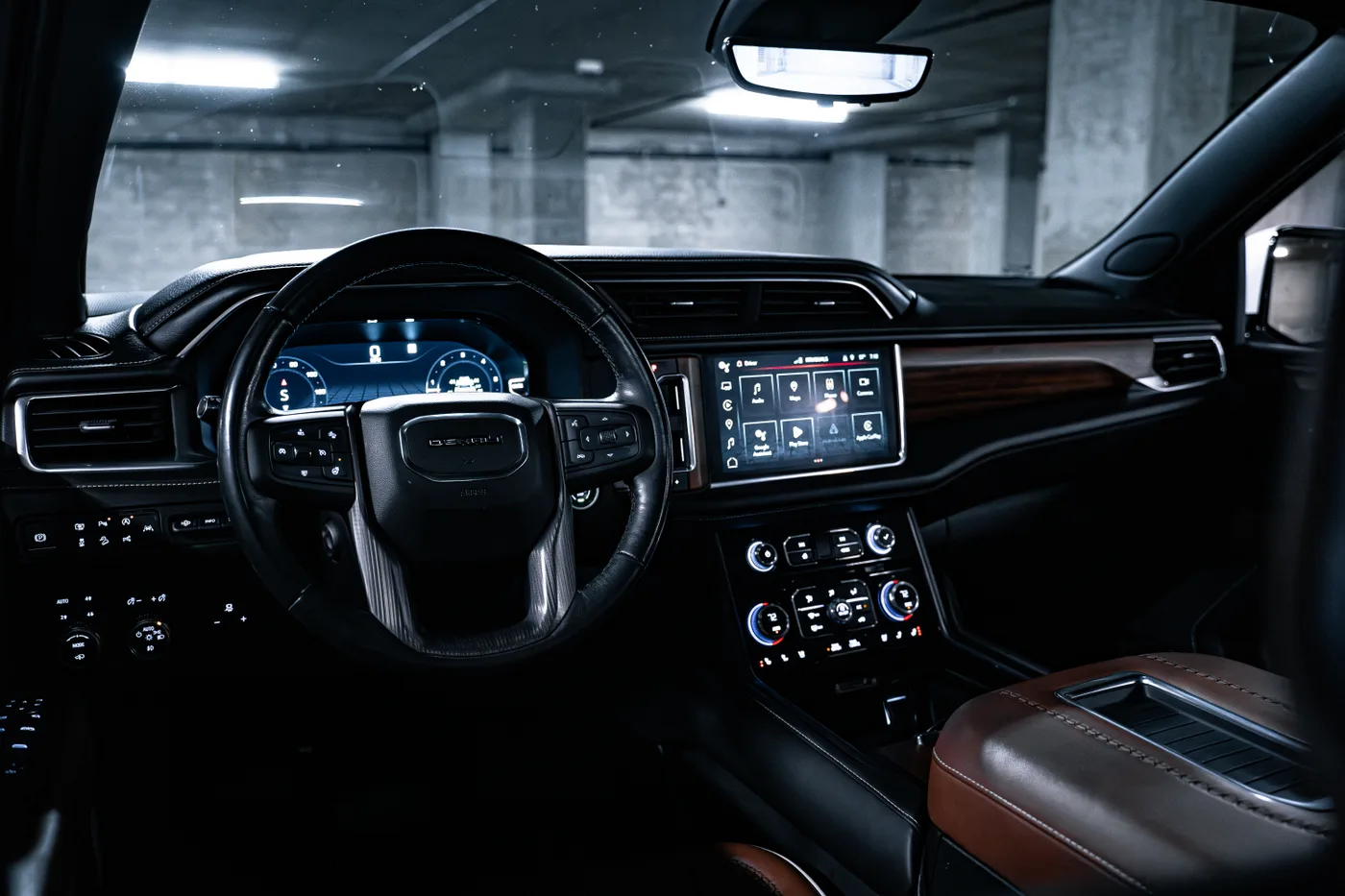 GMC Yukon Denali - View 7
