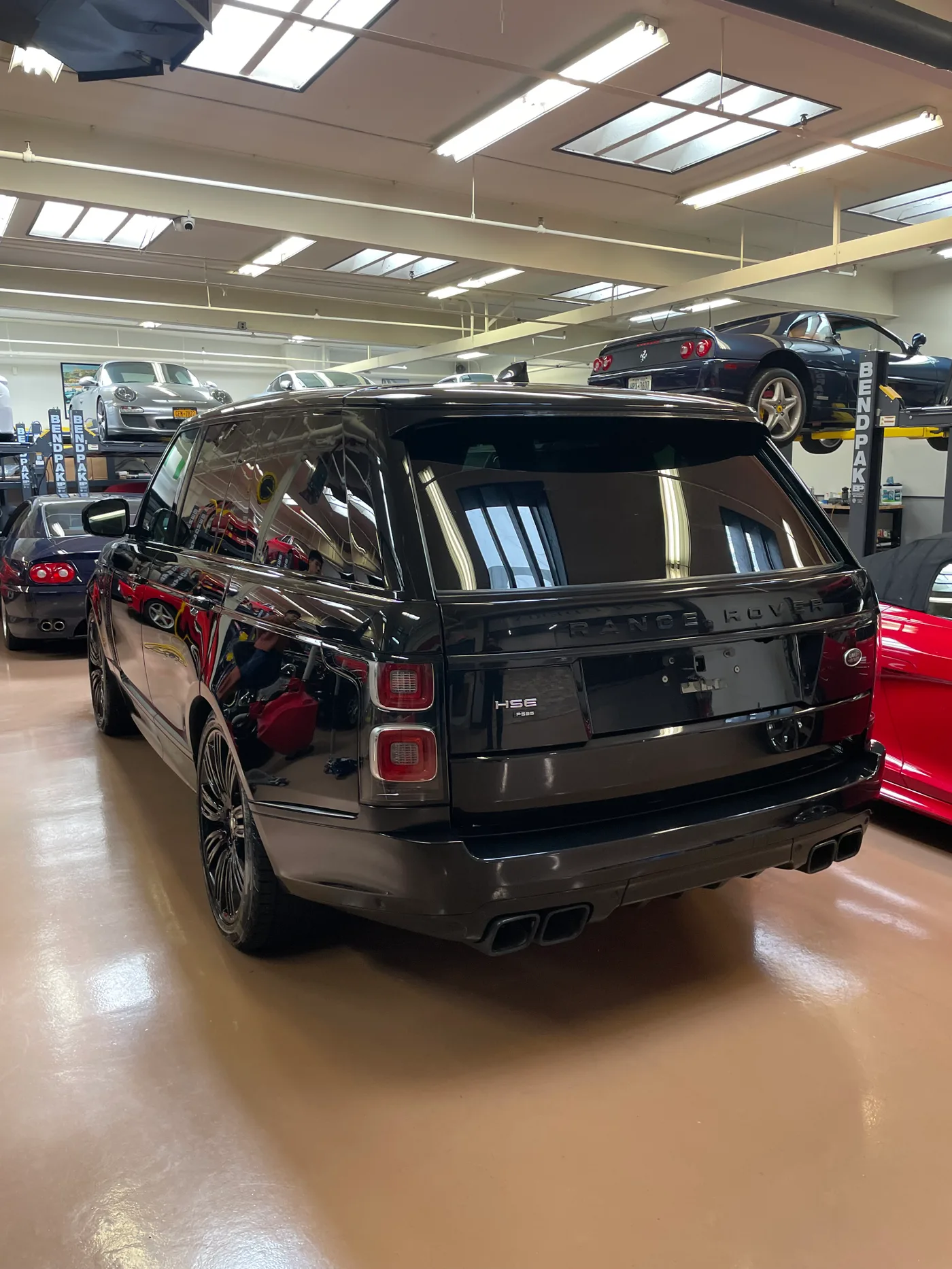 2020 Land Rover Range Rover HSE Supercharged - View 5