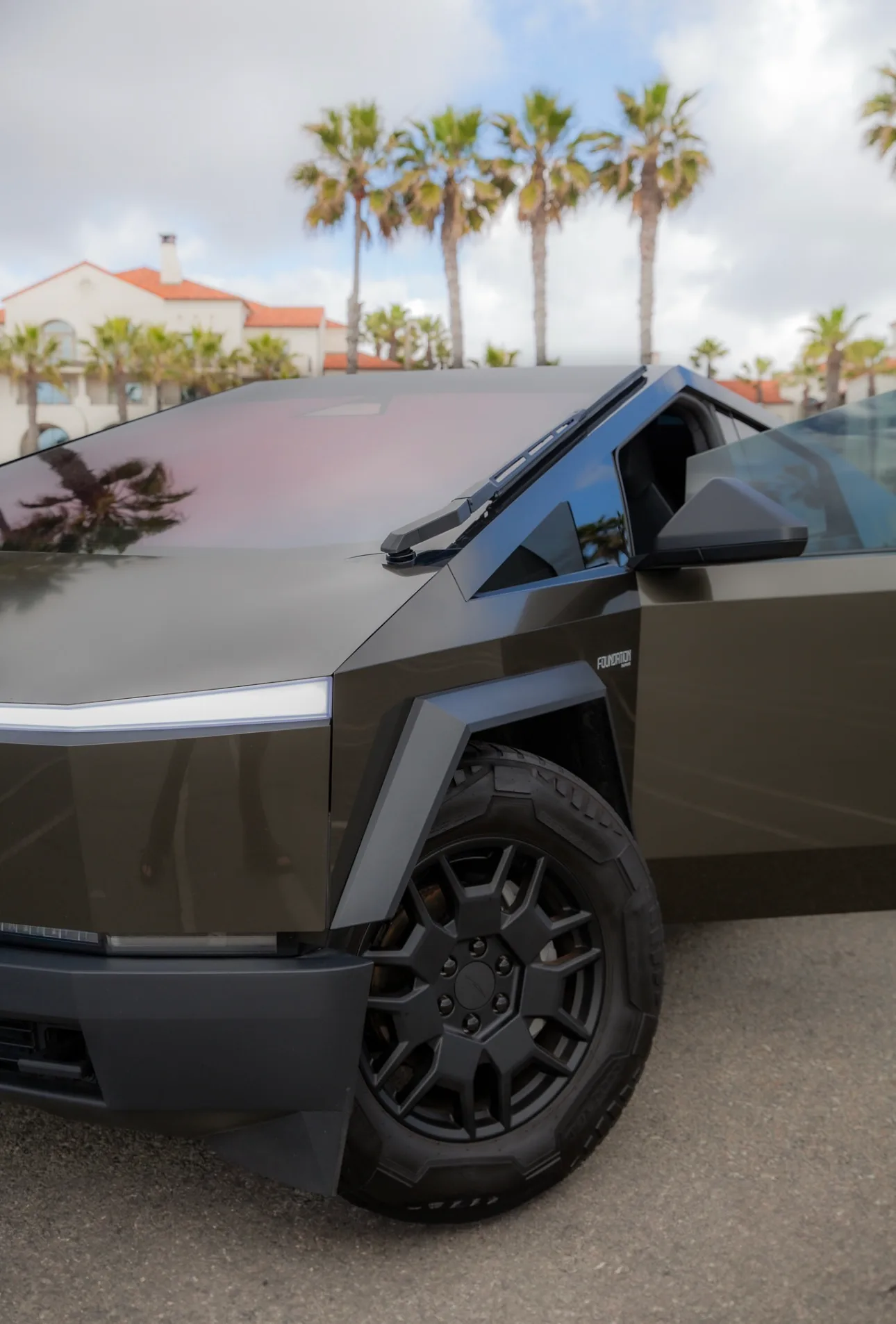 Tesla Cybertruck - View 2