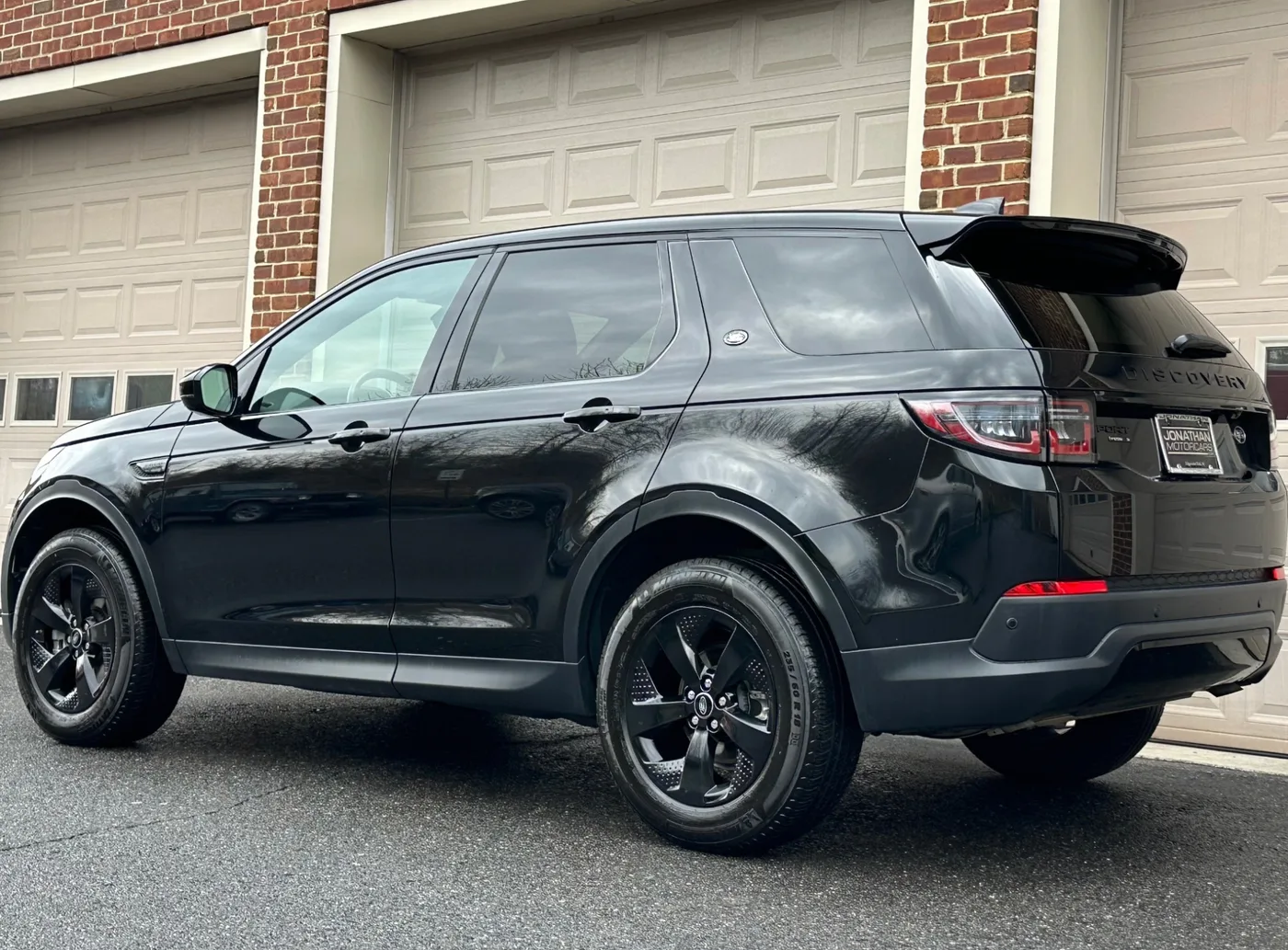 Land Rover Discovery - View 3