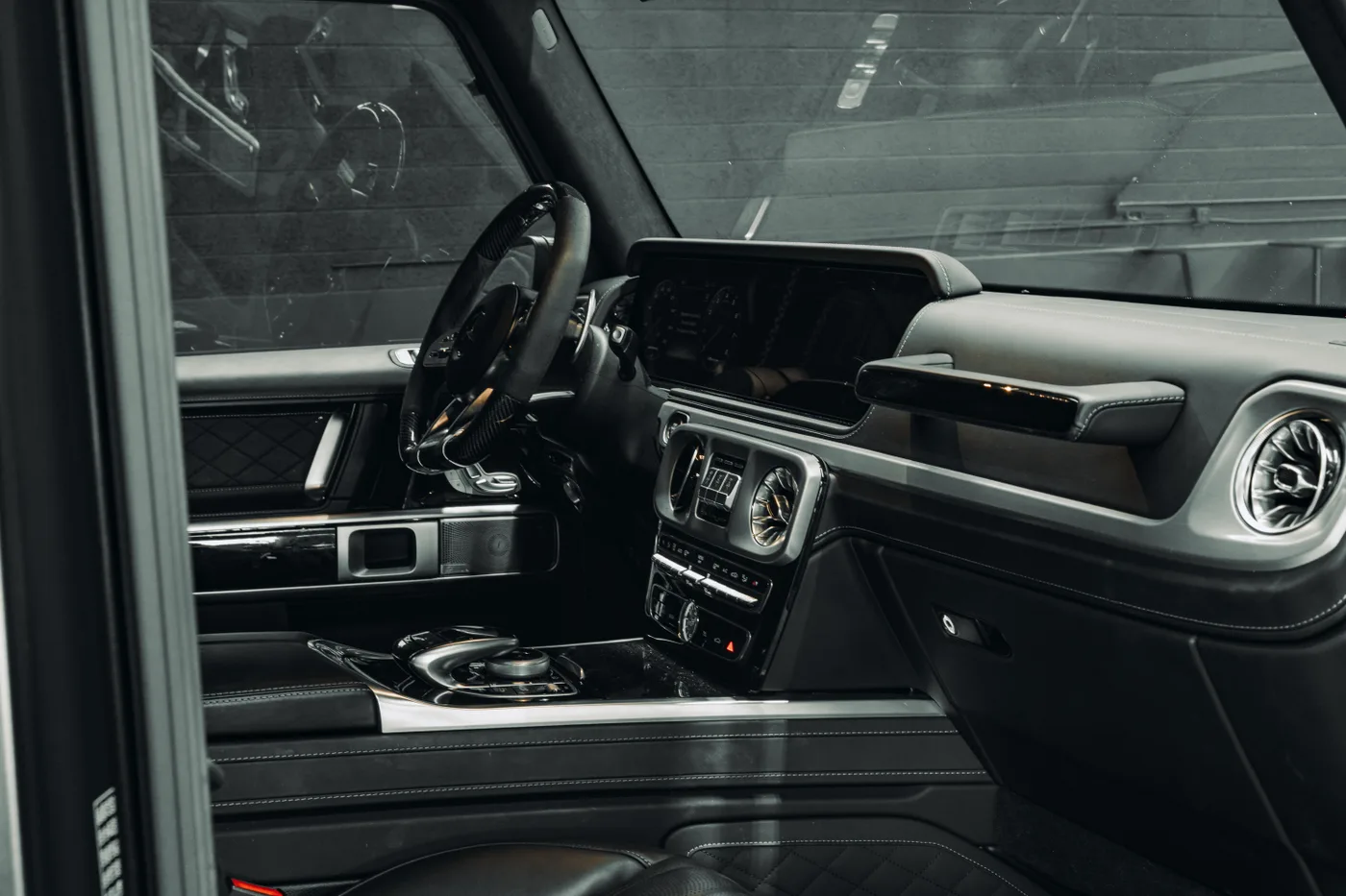 Mercedes G63 G-Wagon - View 6