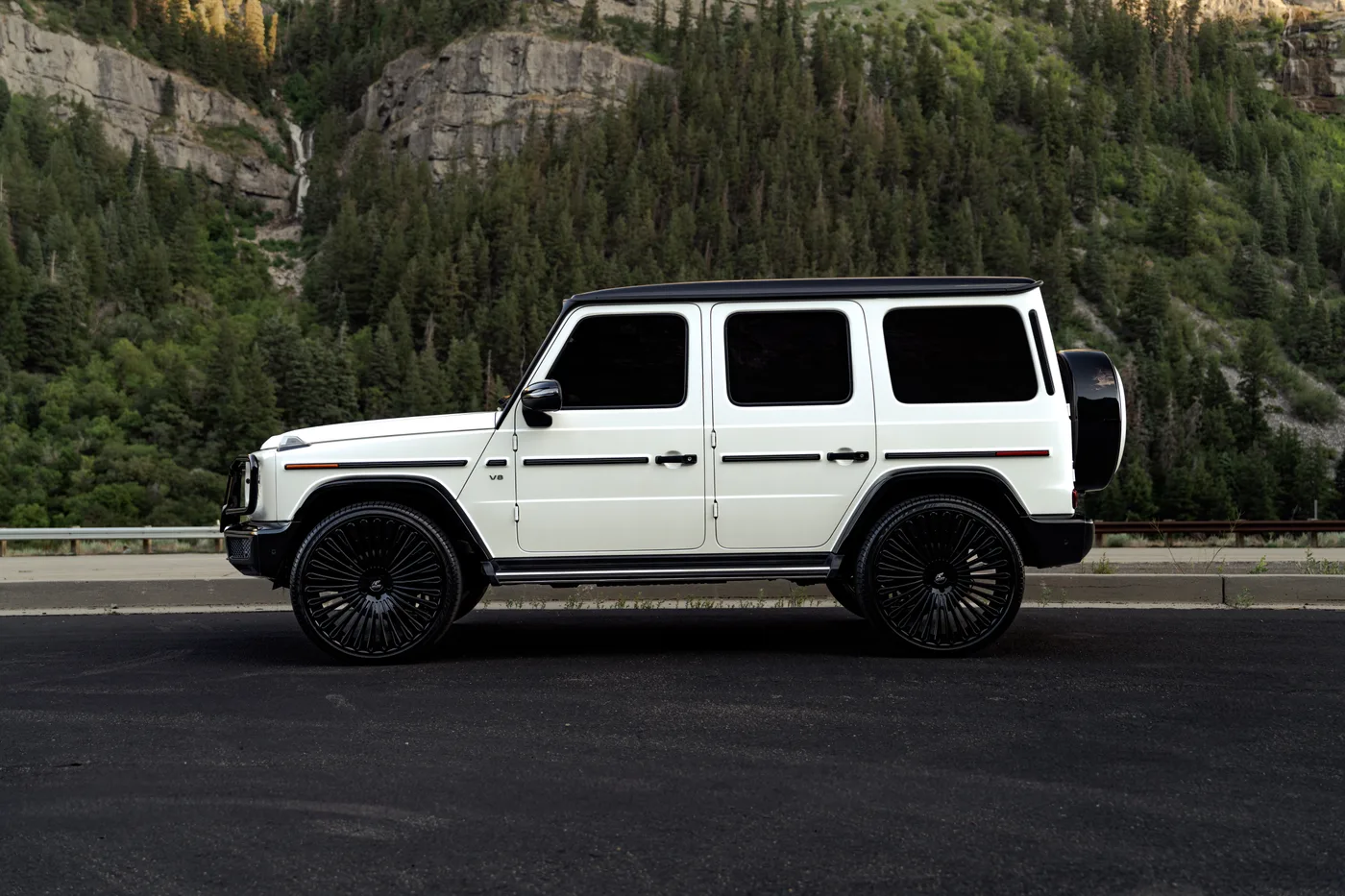 Mercedes-Benz G-Wagon G550 AWD - View 3