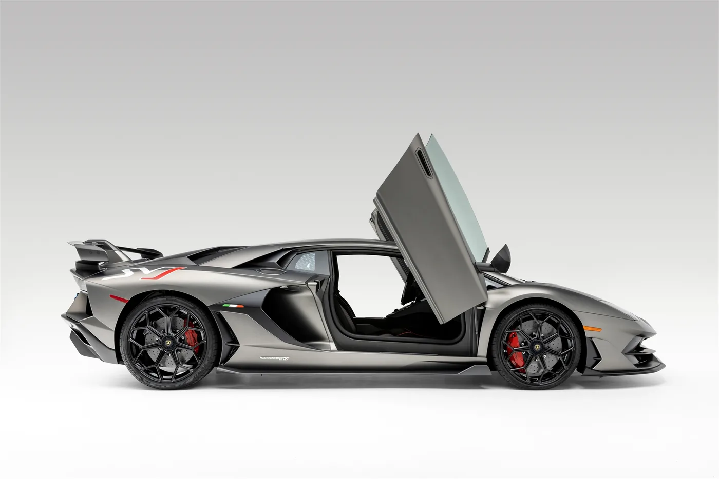 2020 Lamborghini Aventador SVJ - View 9