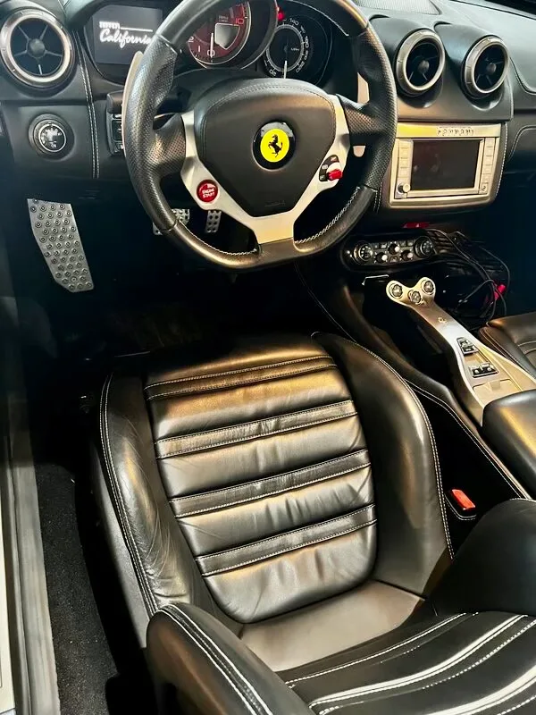 2011 Ferrari California GT - View 9