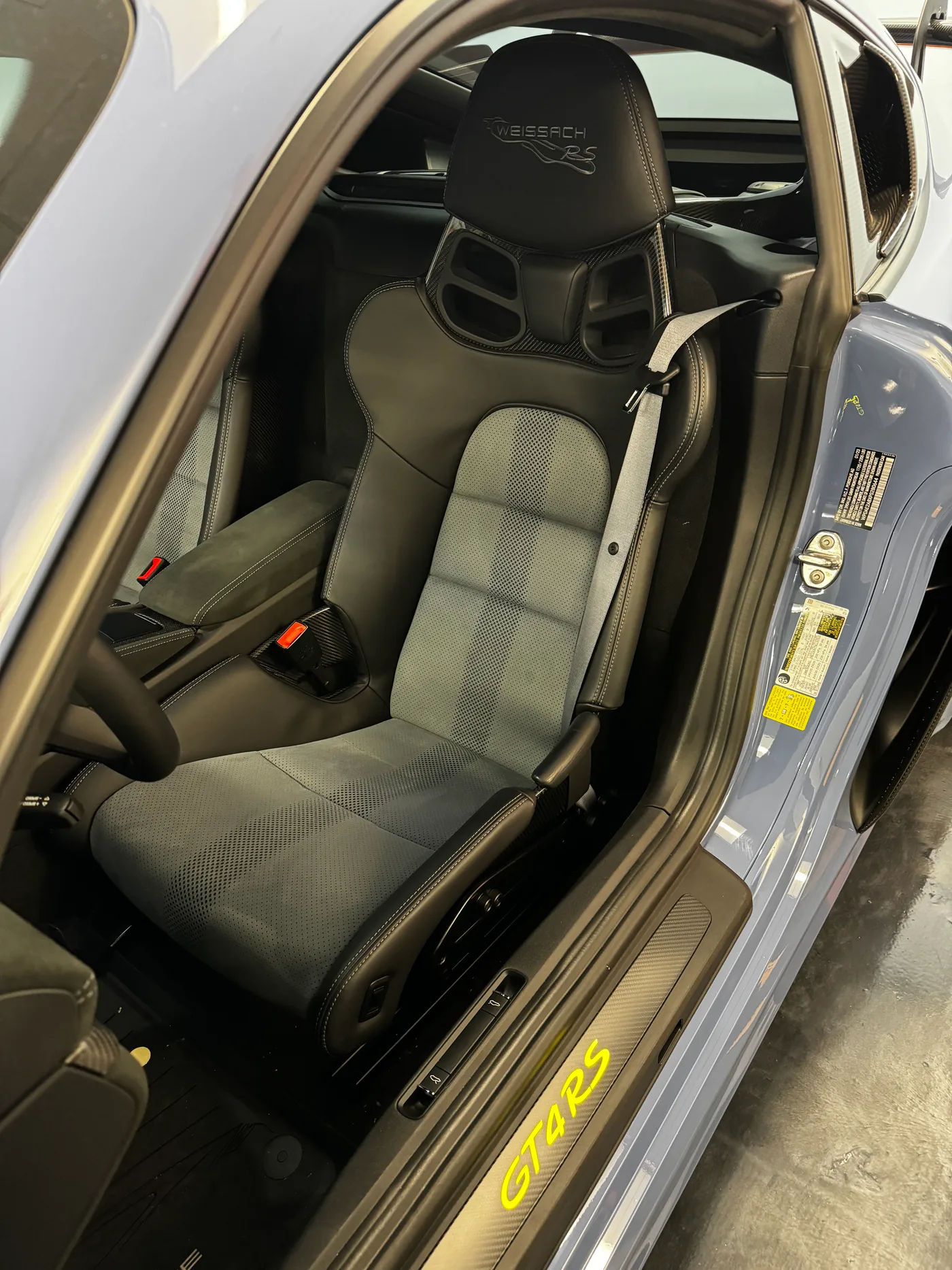 2023 Porsche GT4 RS - View 8