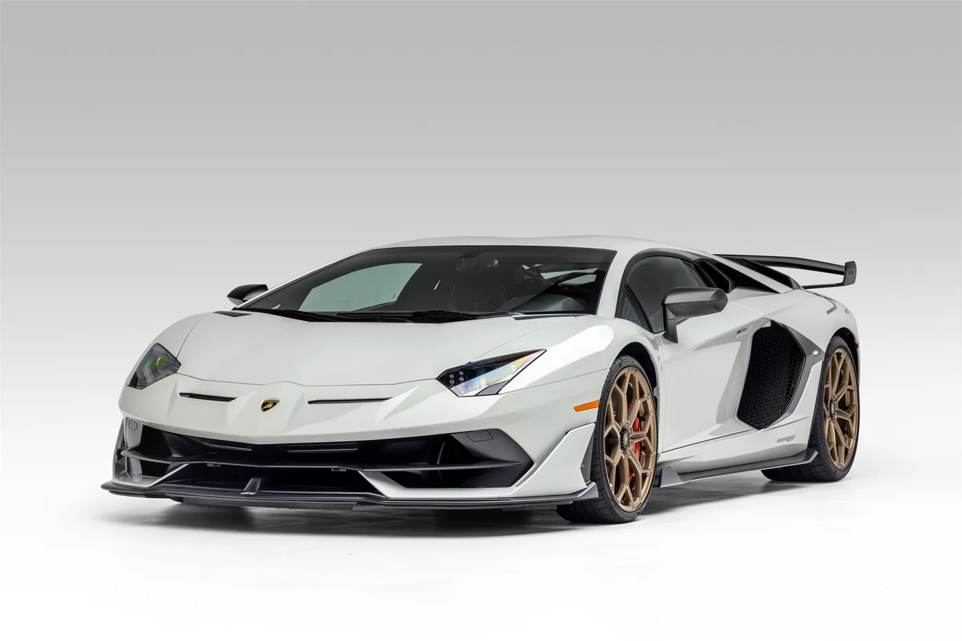 2020 Lamborghini Aventador SVJ - View 2