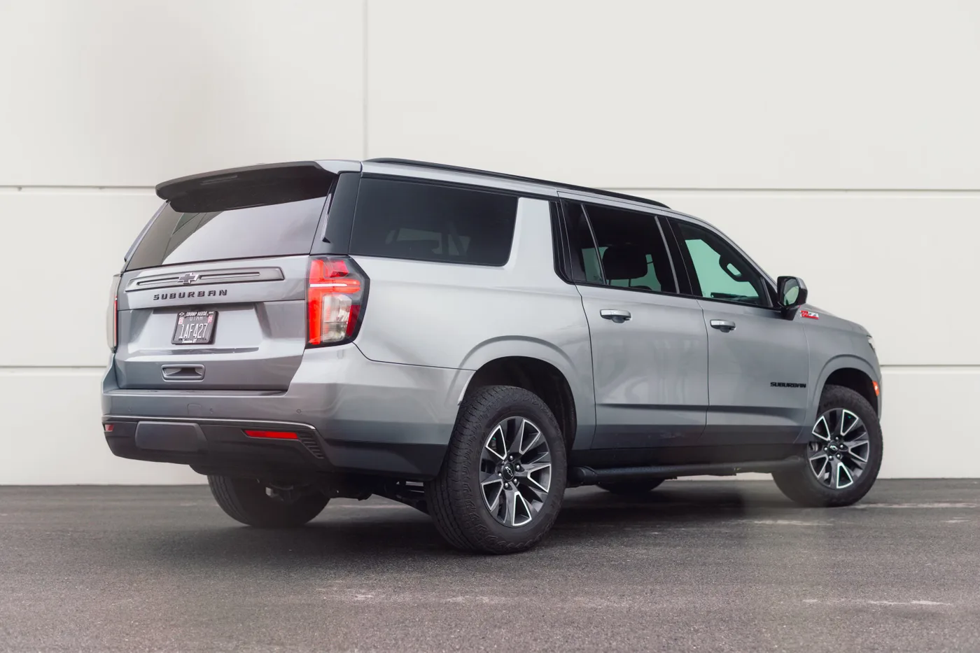 Chevrolet Suburban 8-Seater - View 3