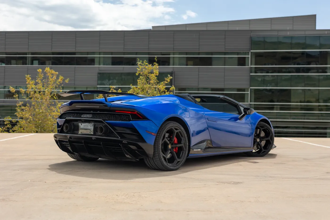 Lamborghini Huracan Evo Spyder AWD - View 3