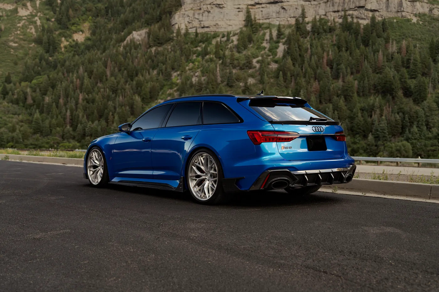 Audi RS6 - View 10