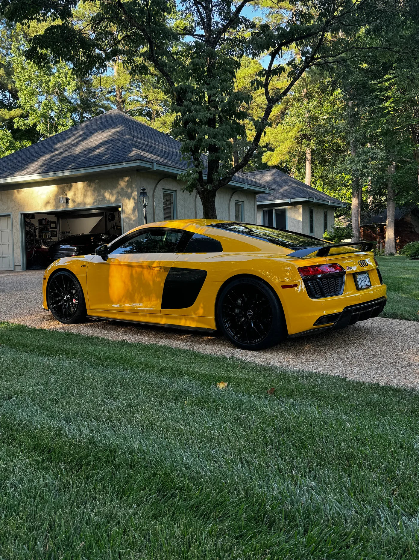 2017 Audi R8 Quattro Plus - View 5