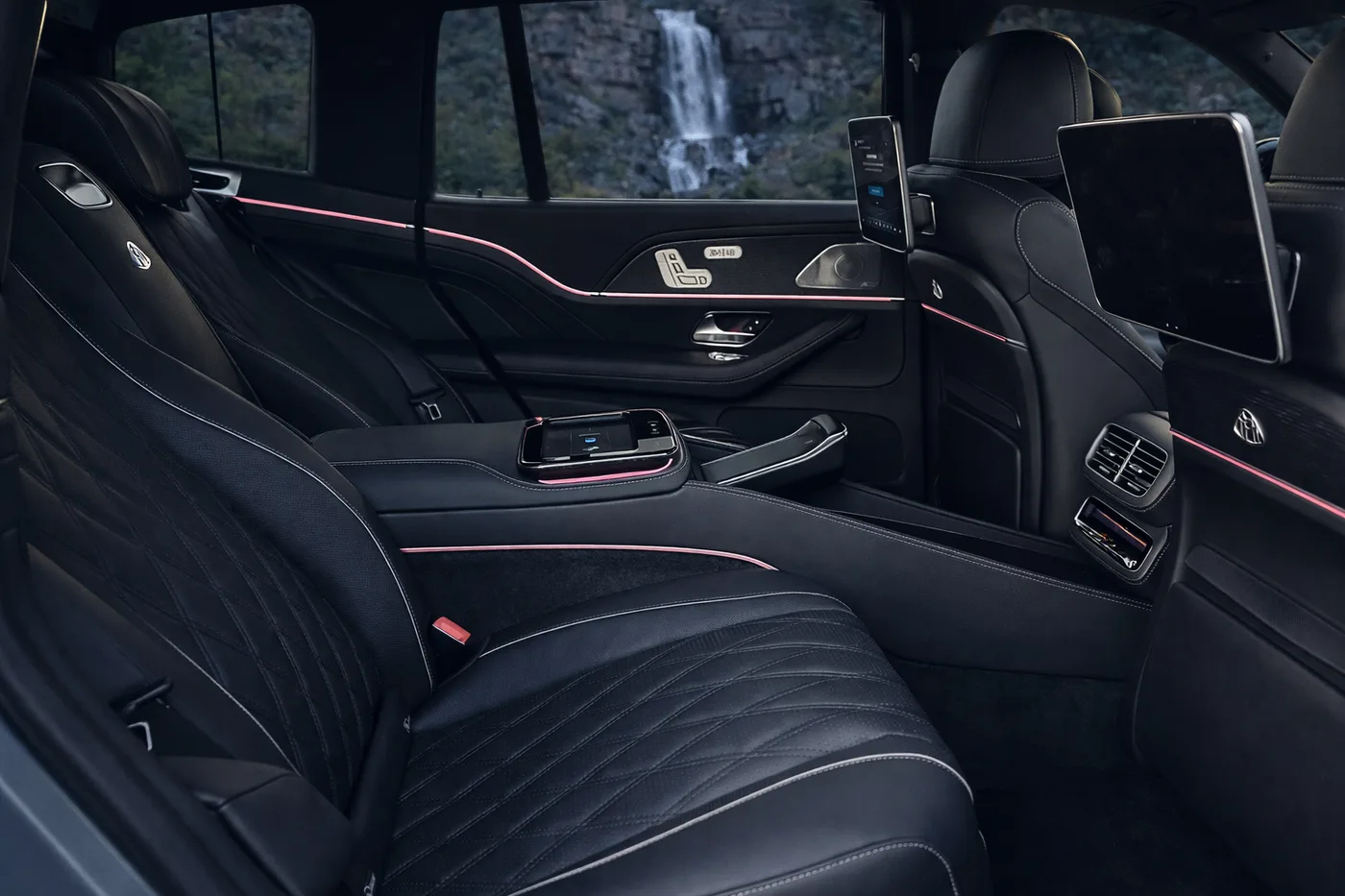 Mercedes-Benz Maybach GLS600 - View 10