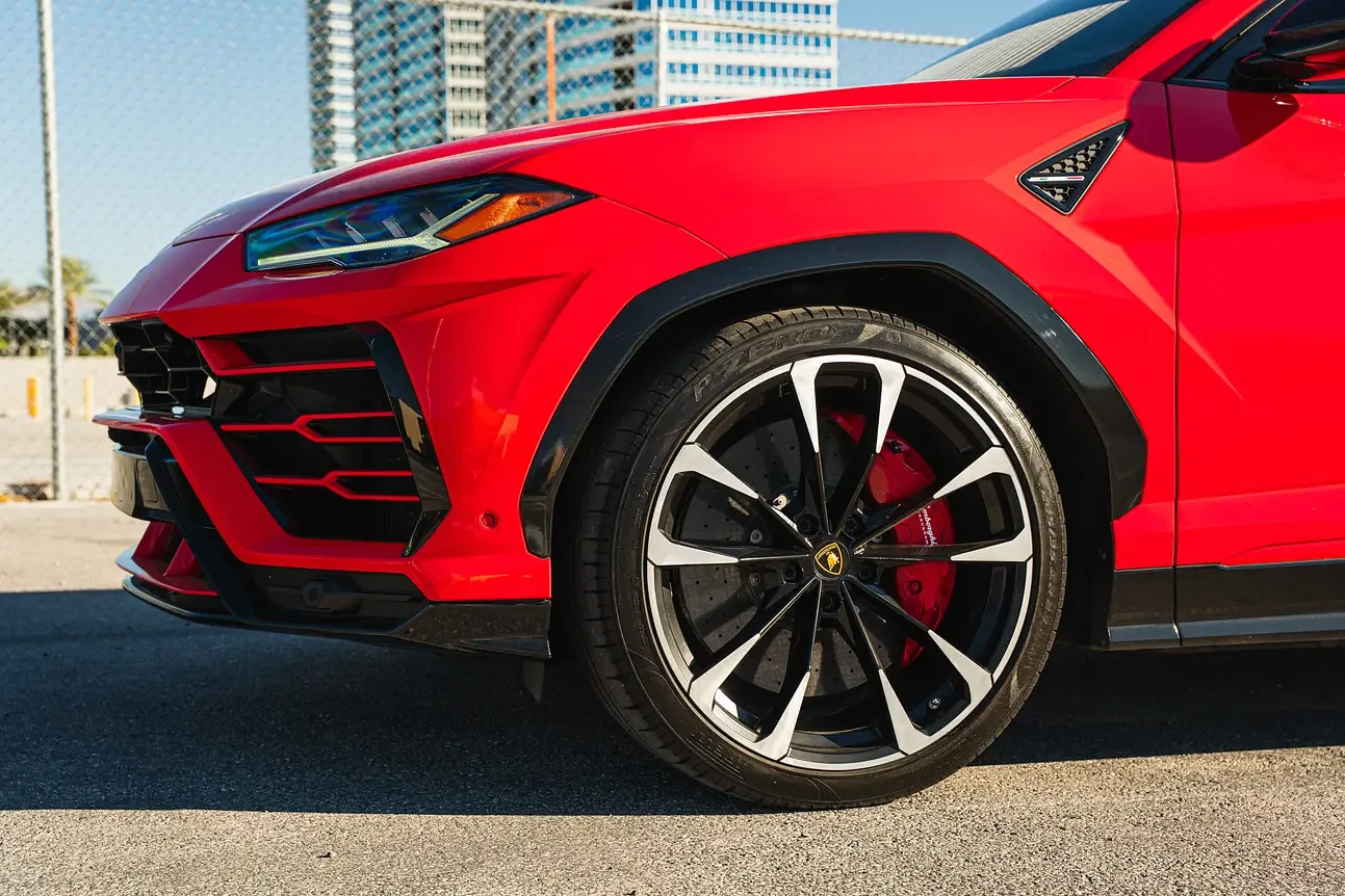 Urus Red - View 6