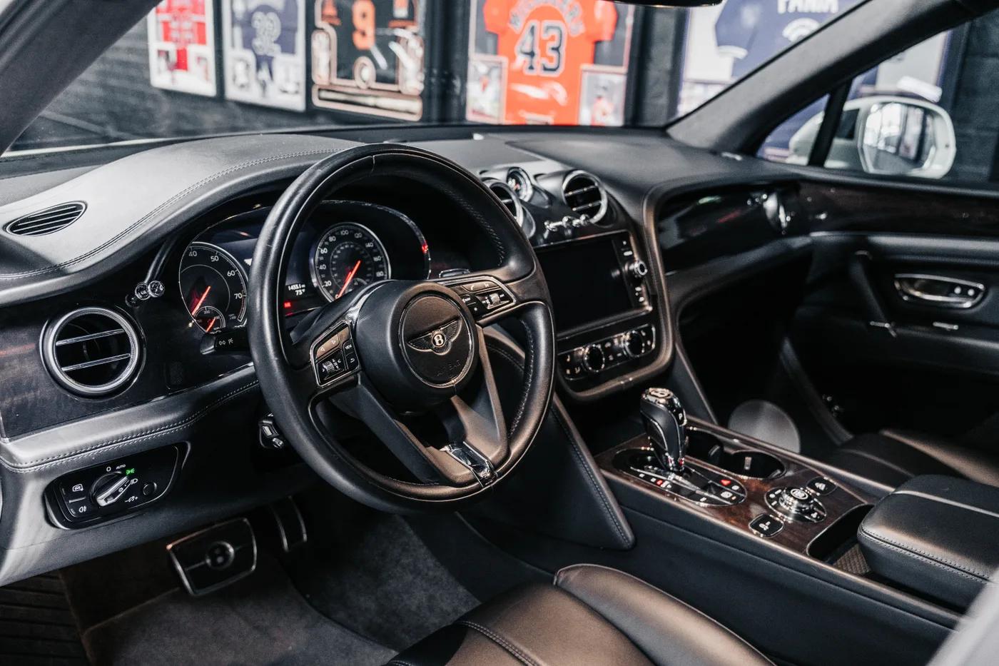 2020 Bentley Bentayga Base - View 9