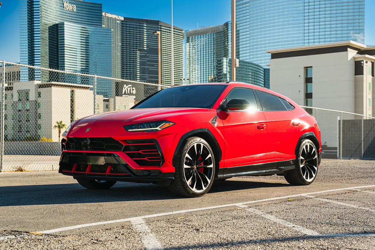 Urus Red - View 3