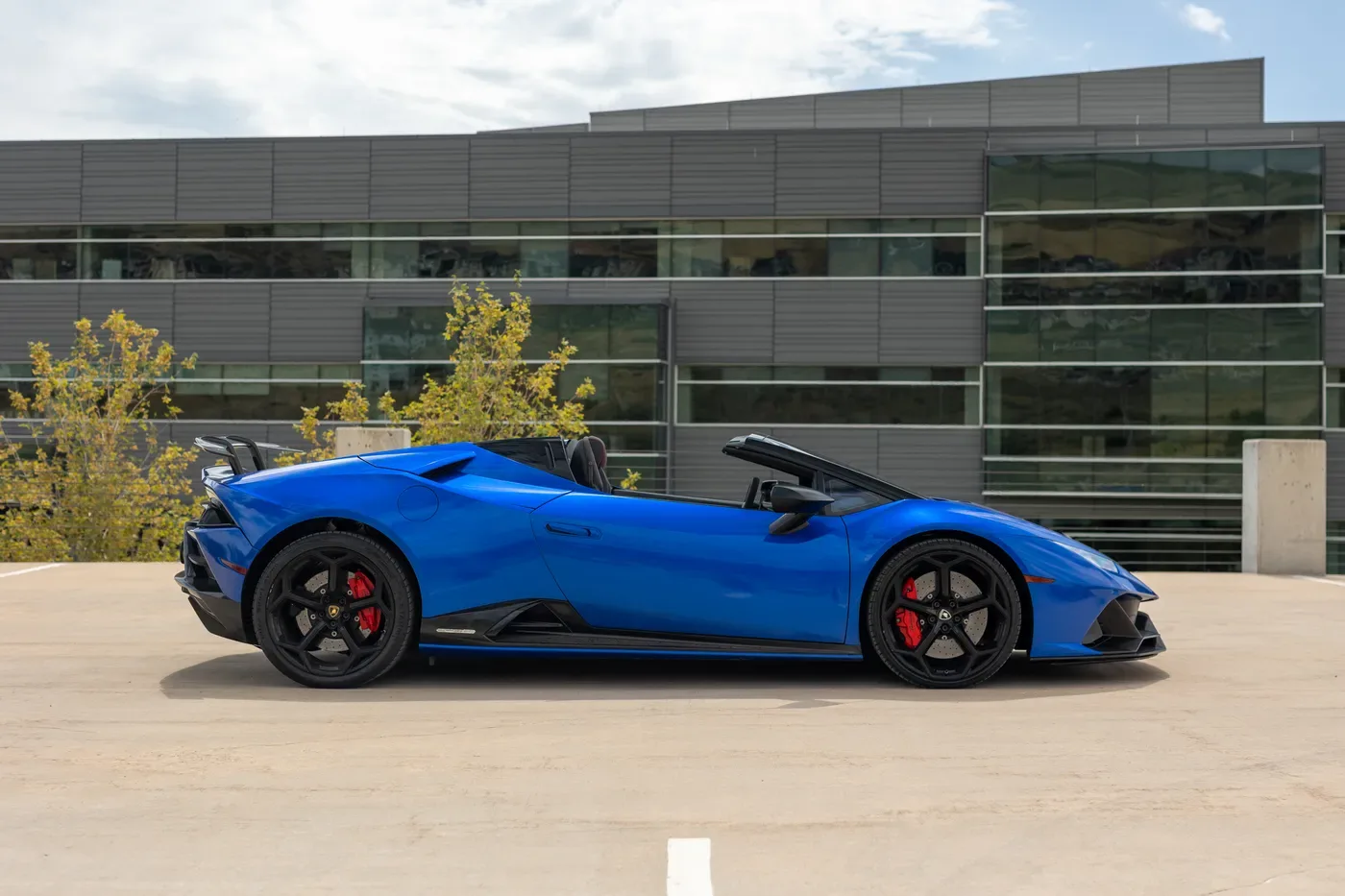 Lamborghini Huracan Evo Spyder AWD - View 2