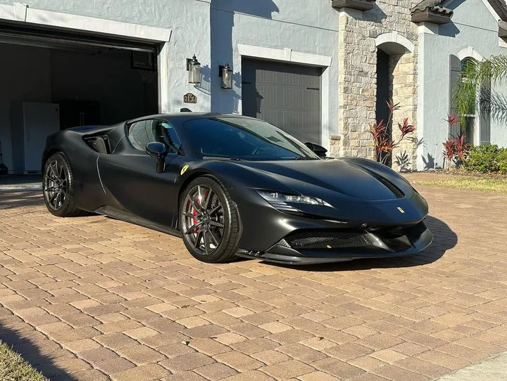 2022 Ferrari SF 90 Stradale Unkown - View 2