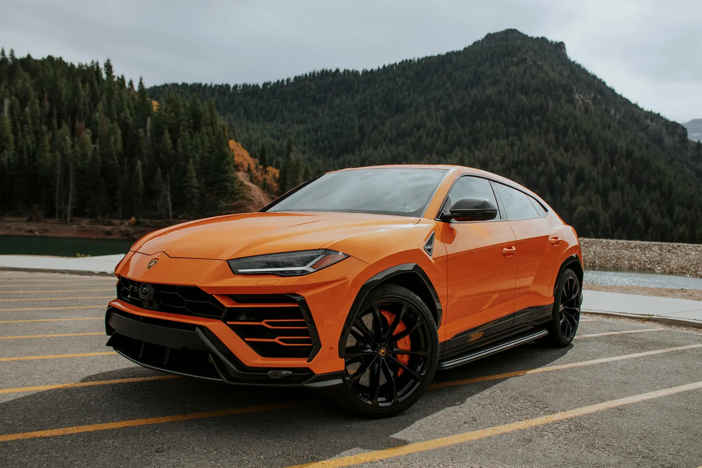 Lamborghini Urus Pearl Capsule - View 6