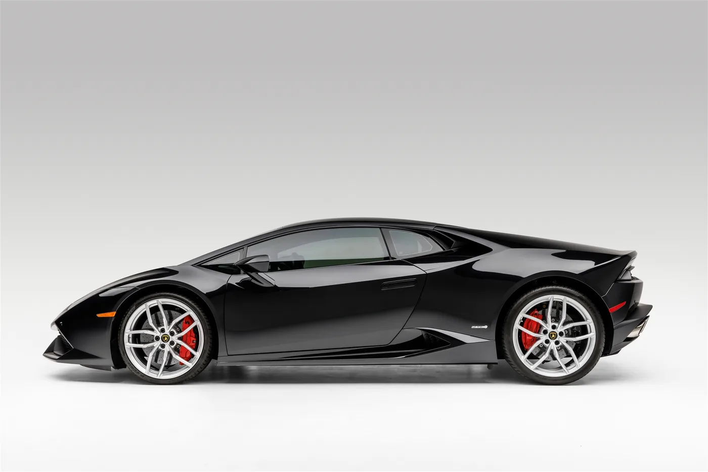 2015 Lamborghini Huracan LP610-4 - View 8