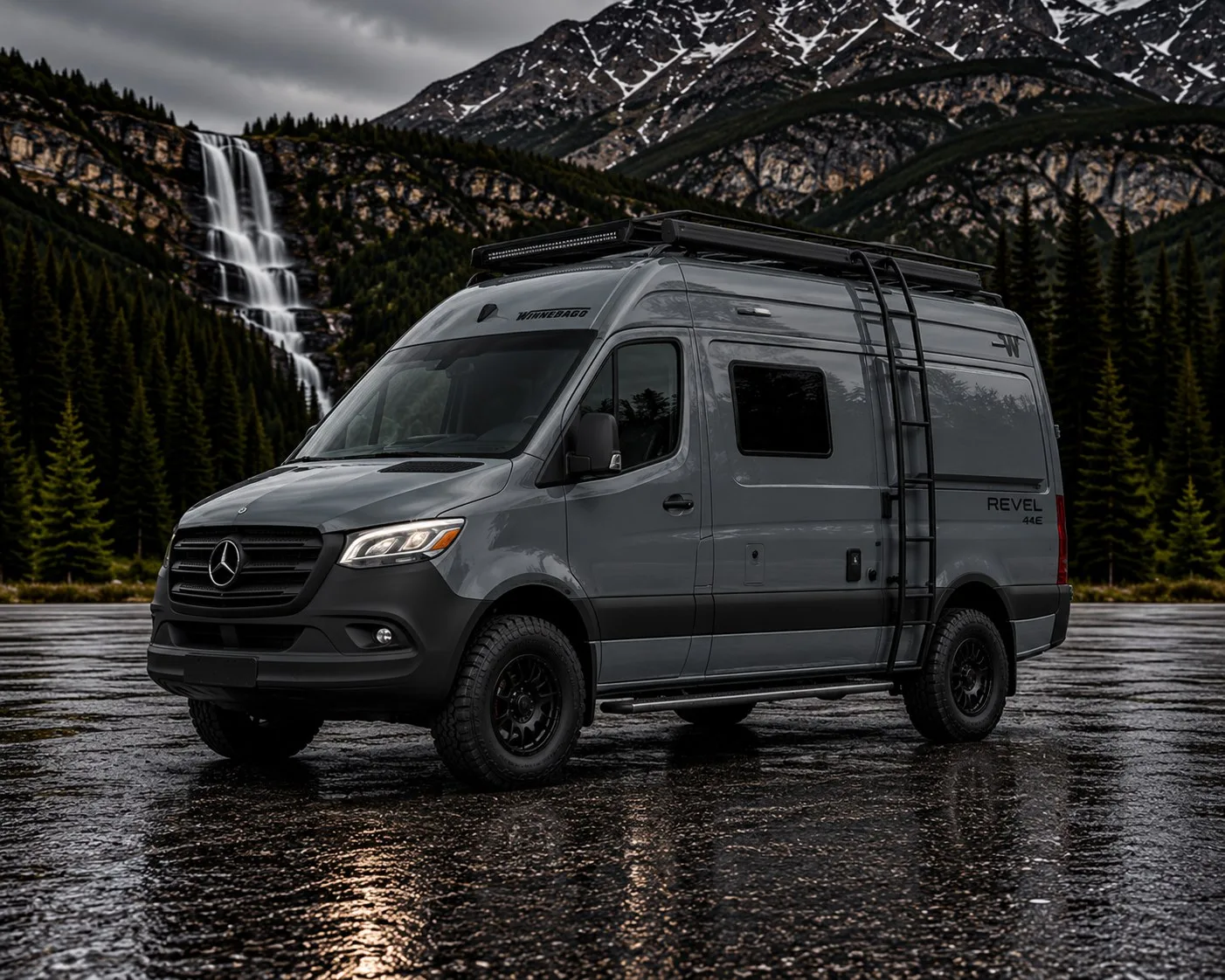 Mercedes-Benz Sprinter Winnebago Revel 4x4