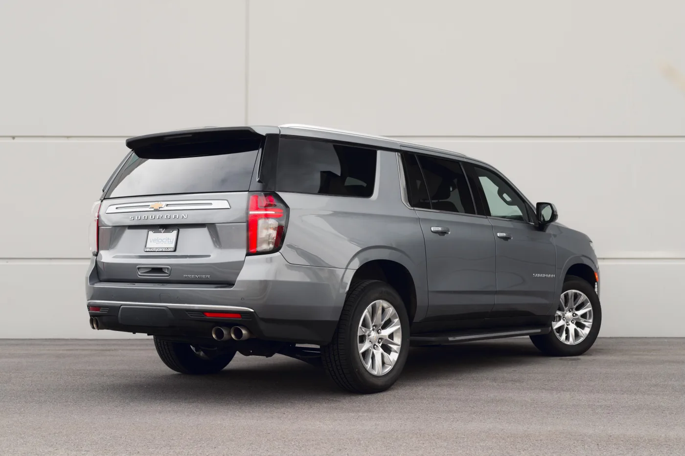 Chevrolet Suburban 7-Seater - View 2