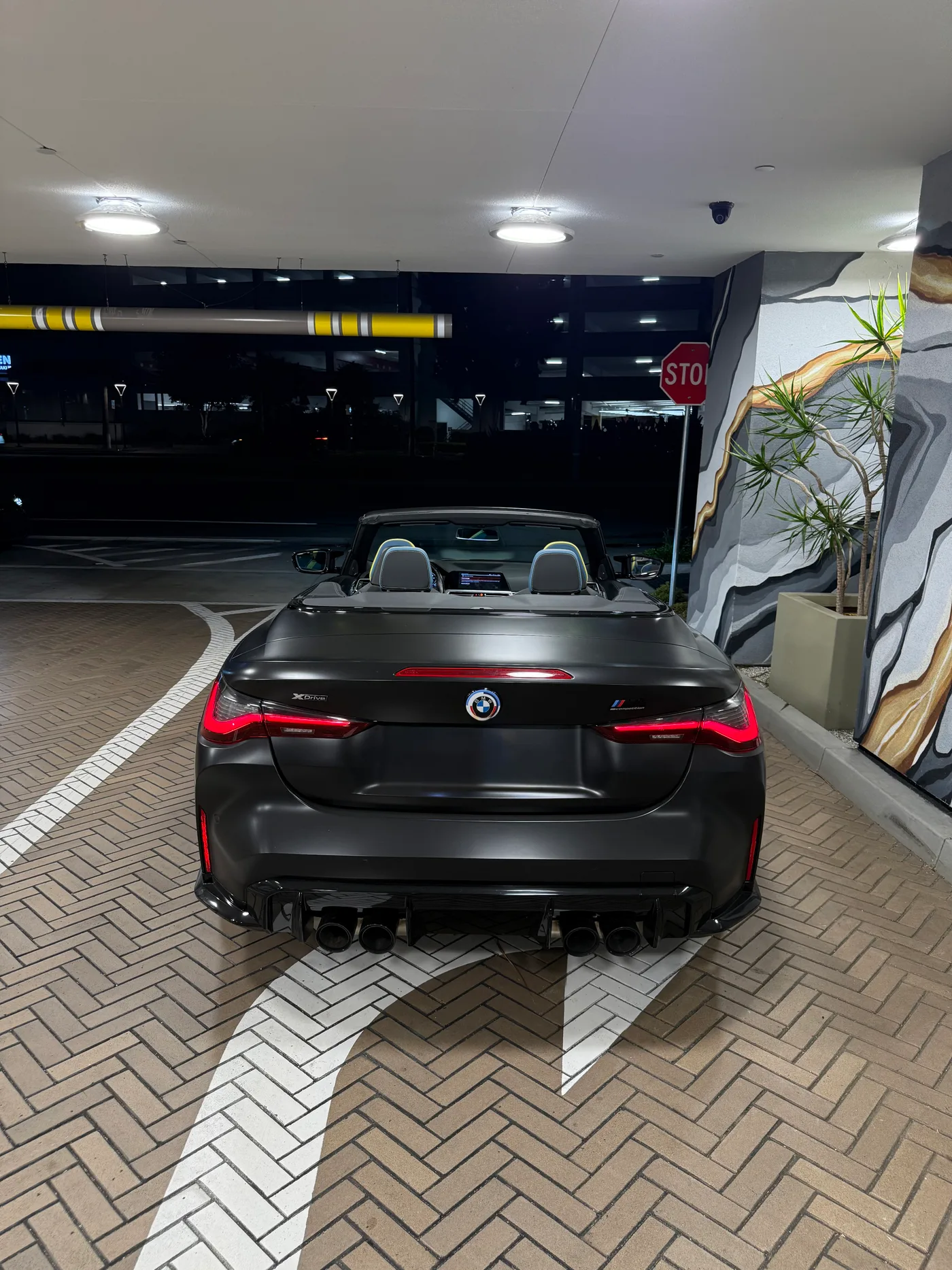 BMW M4 Competition - View 4