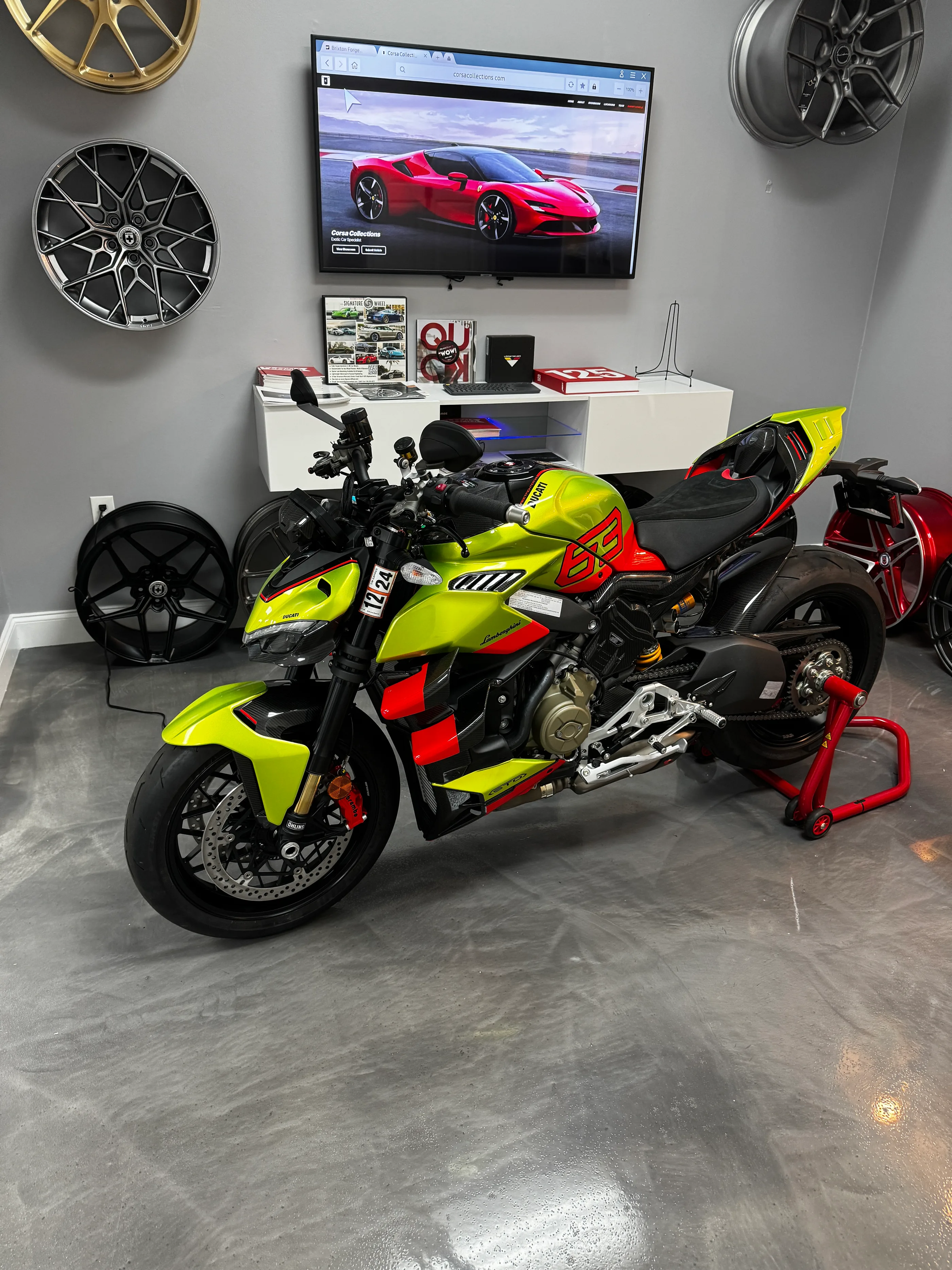 2023 Ducati Lamborghini Streetfighter