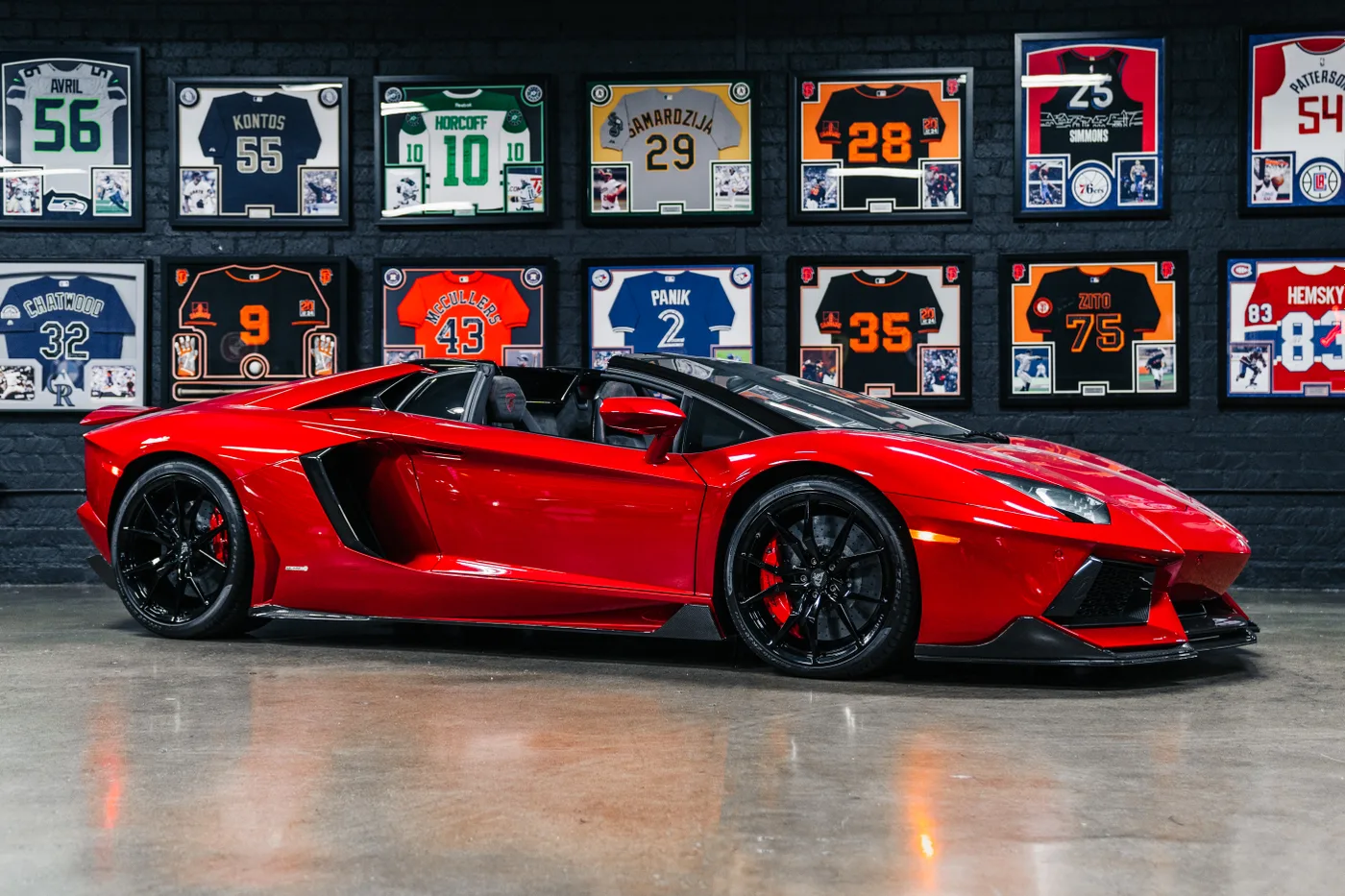 2015 Lamborghini Aventador LP700-4 Roadster - View 3