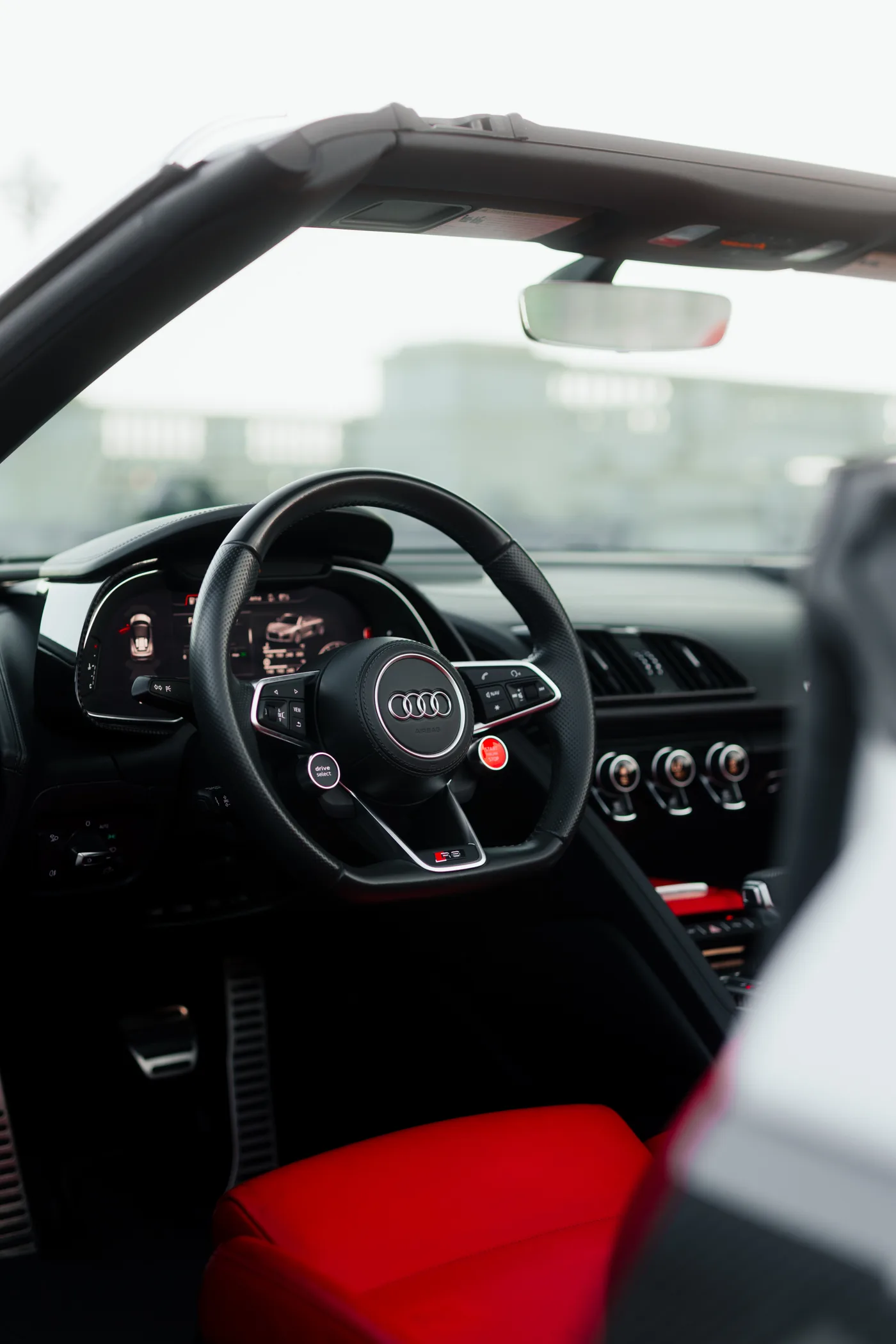 Audi R8 - View 5