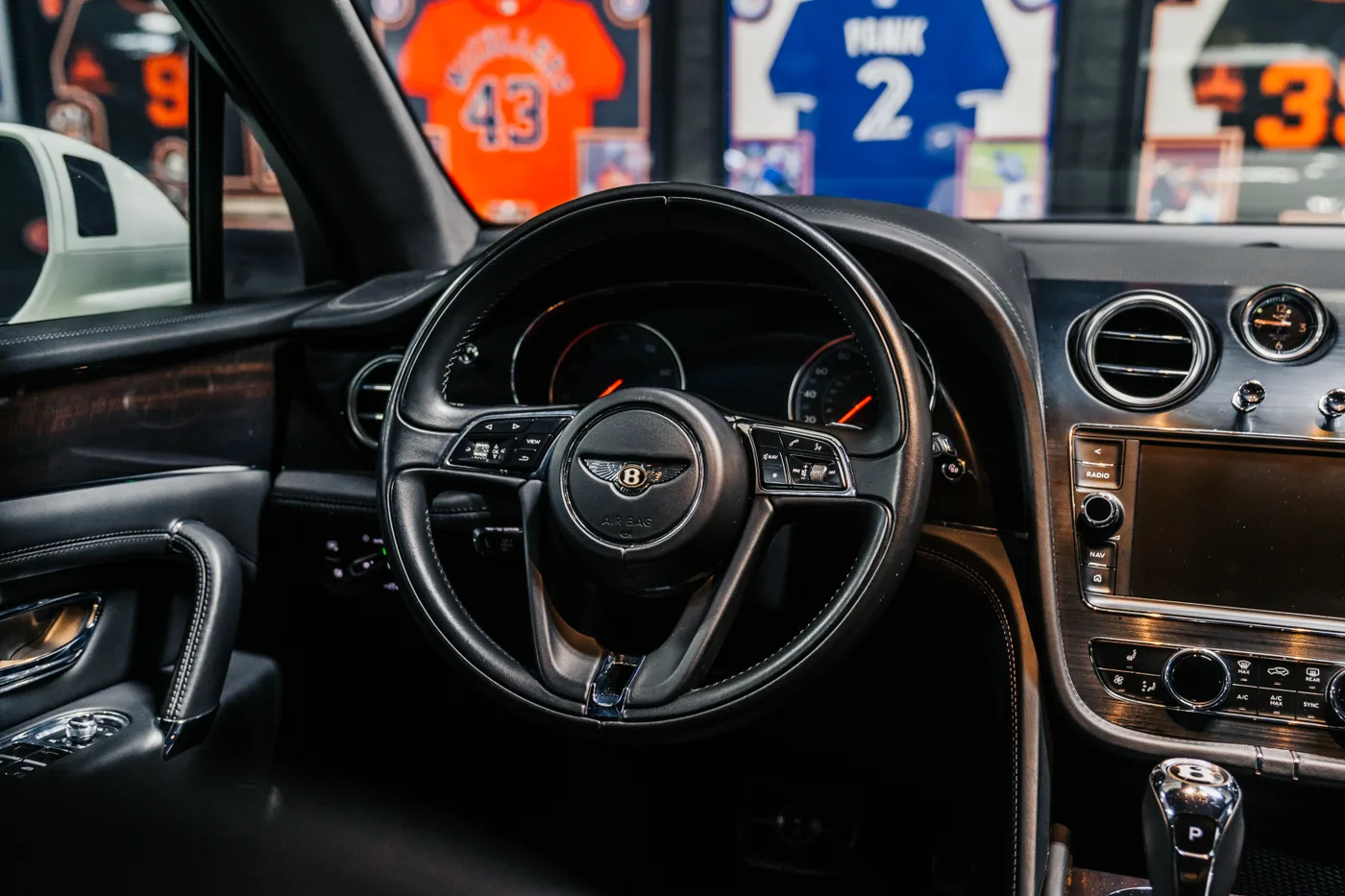 2020 Bentley Bentayga Base - View 10