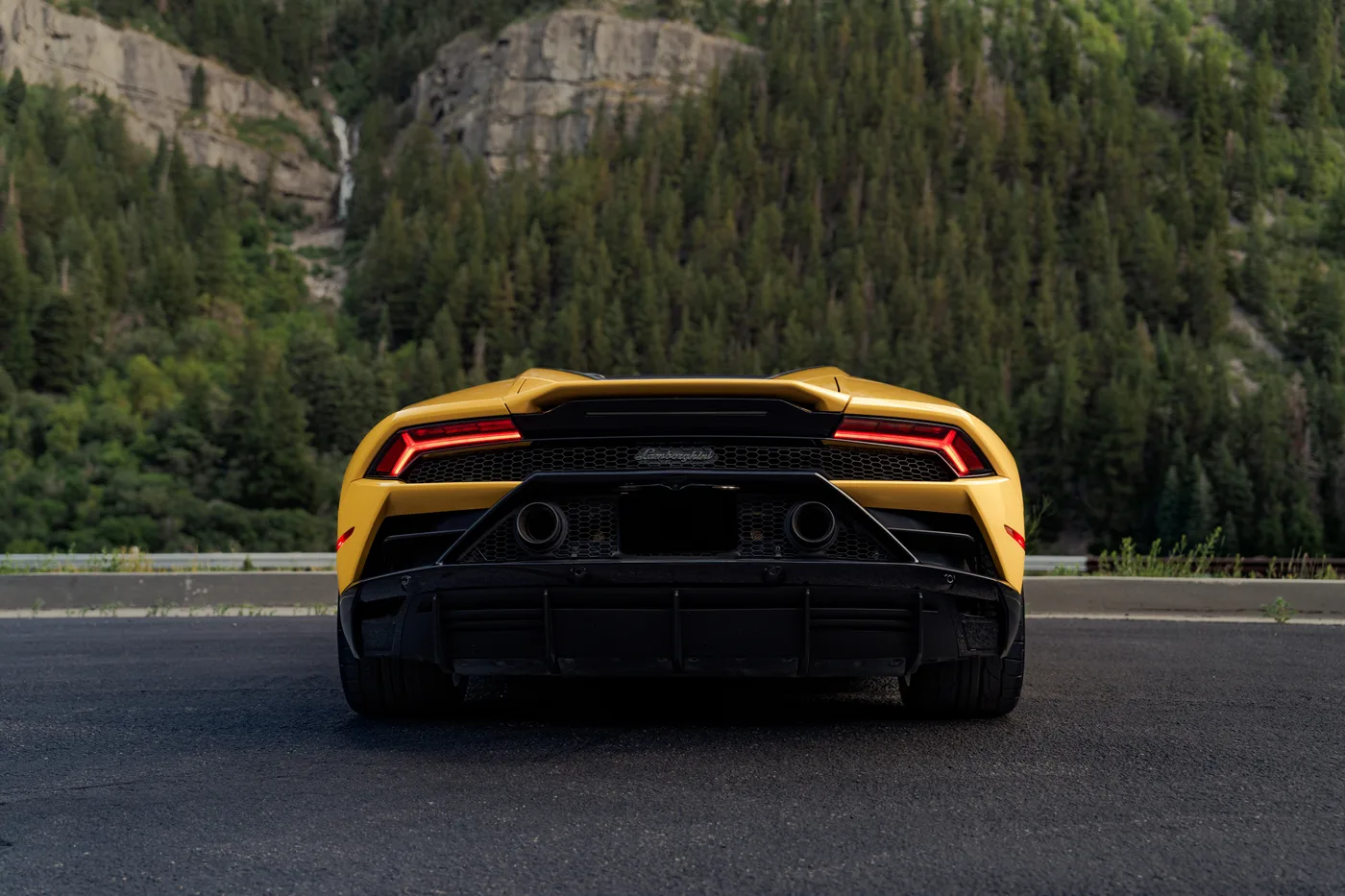 Lamborghini Huracan Evo AWD Spyder - View 9