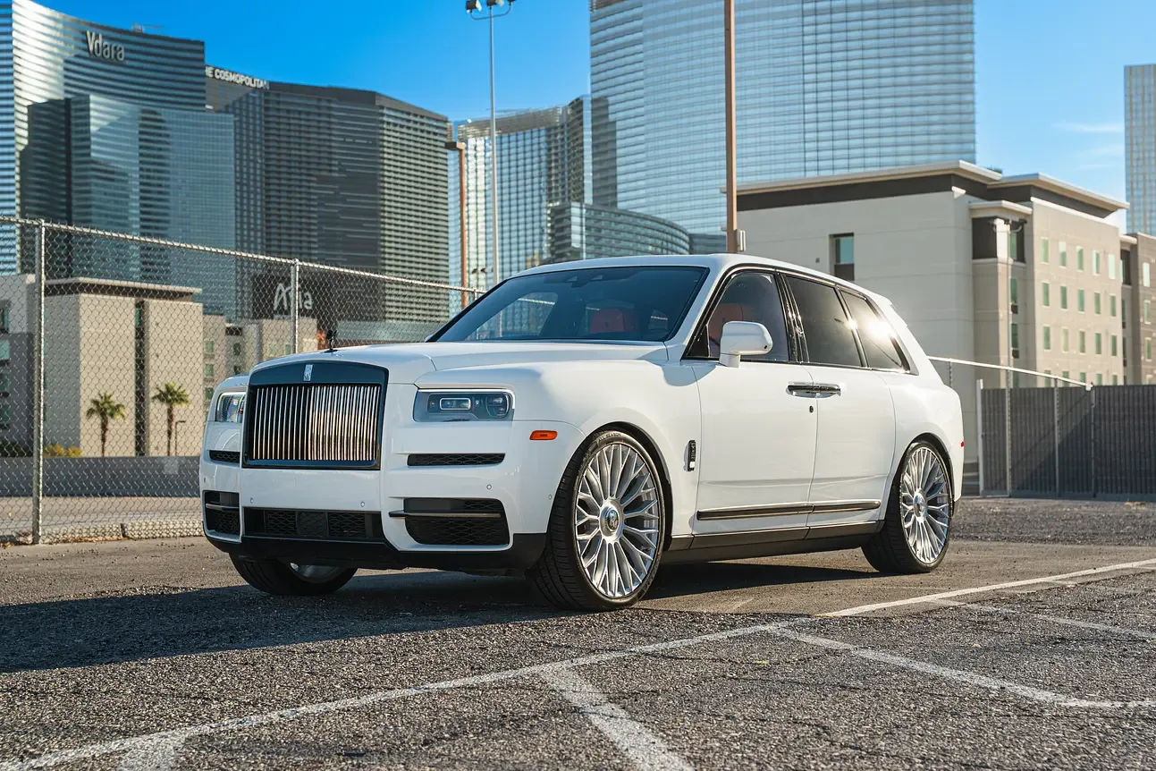 White Rolls Royce Black Badge - View 2