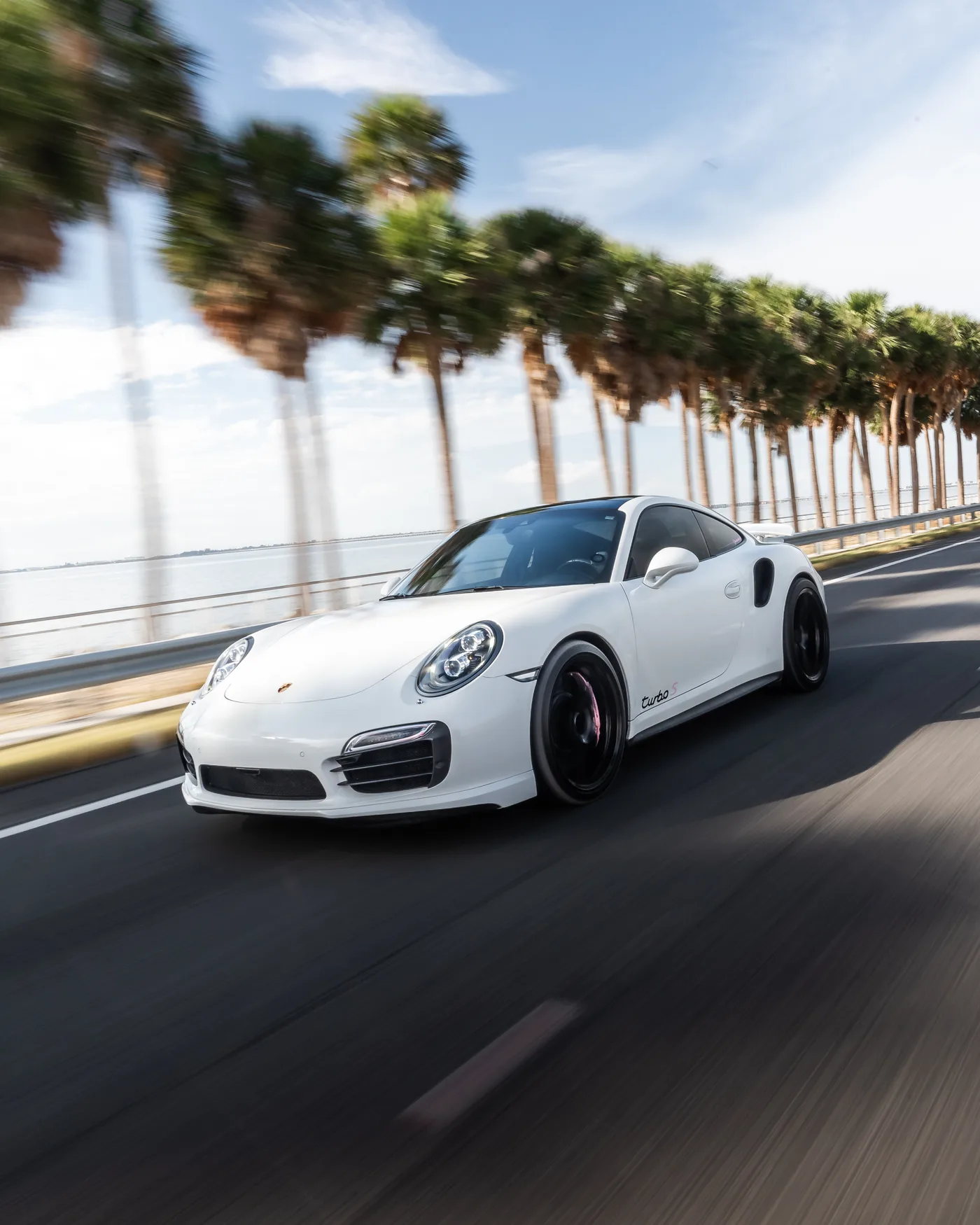 Porsche 911 Turbo S 991.1 - View 3