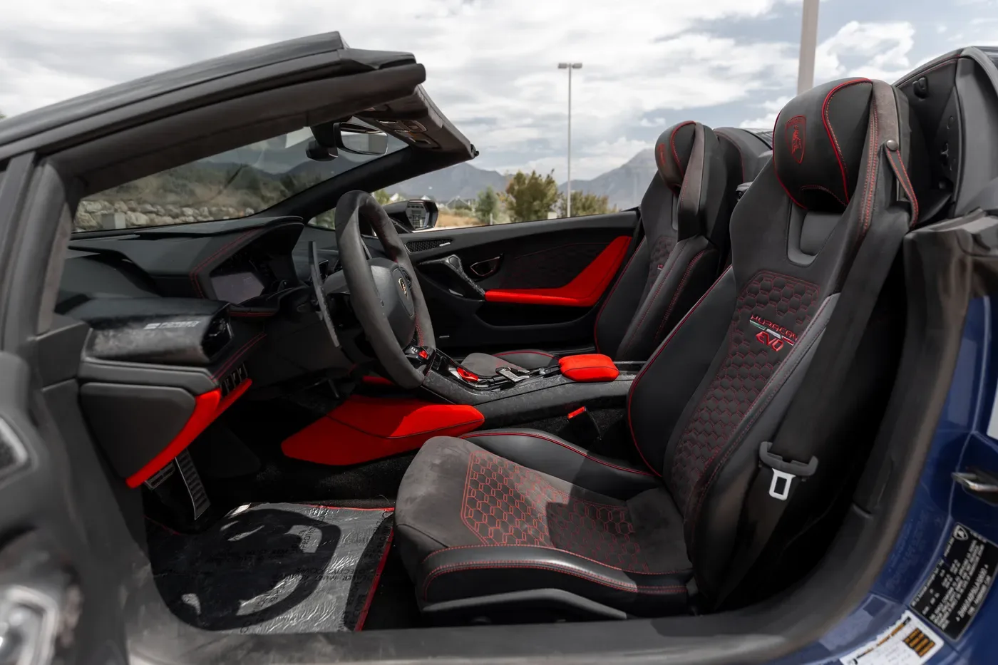 Lamborghini Huracan Evo Spyder AWD - View 4
