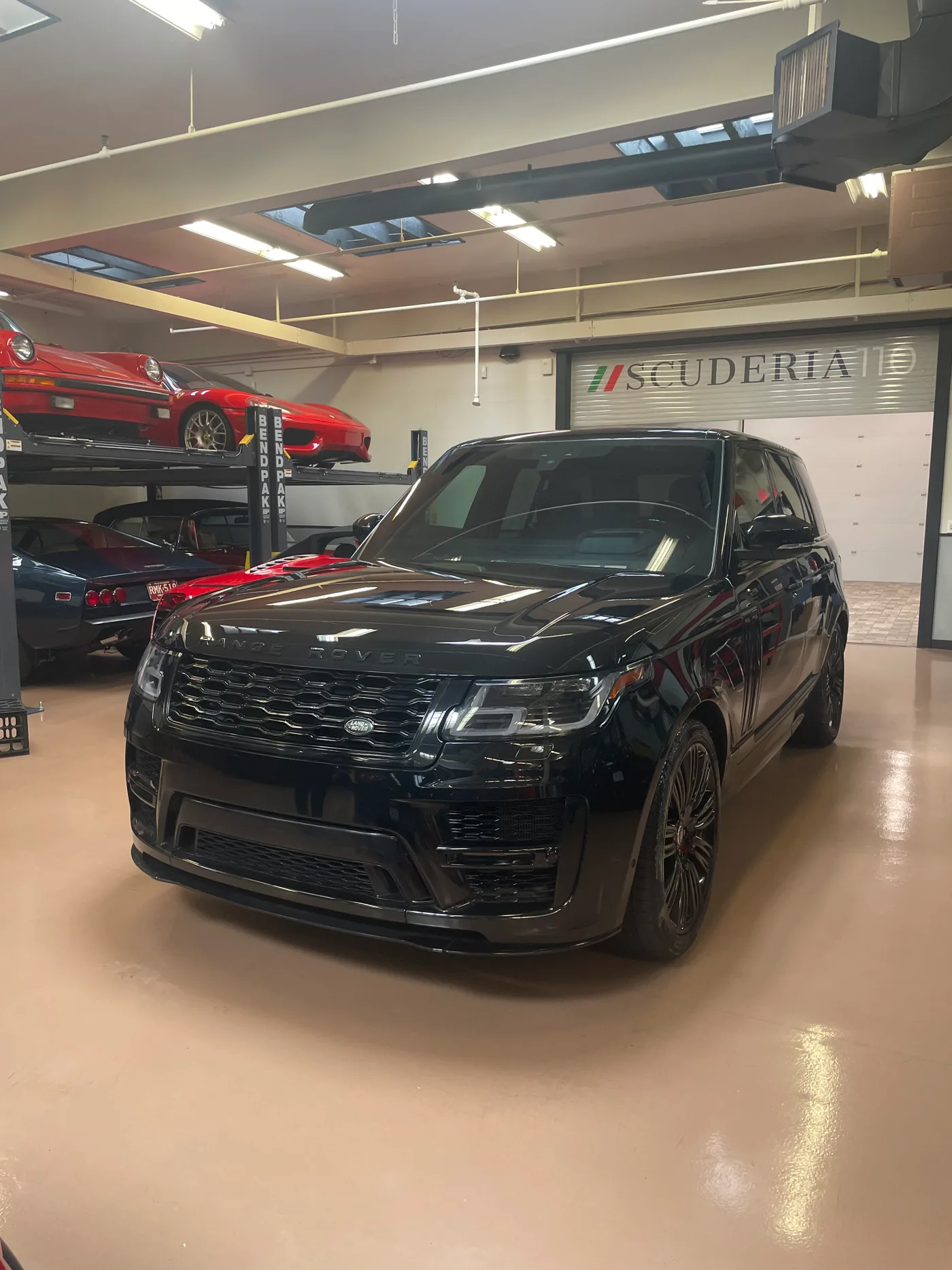2020 Land Rover Range Rover HSE Supercharged - View 4