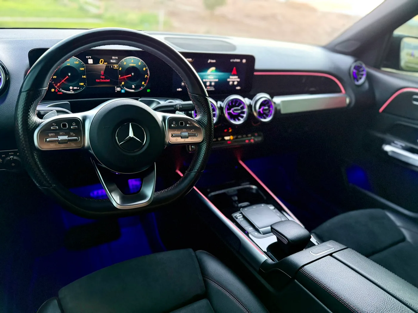 Mercedes-Benz GLB-Class 2022 - View 2