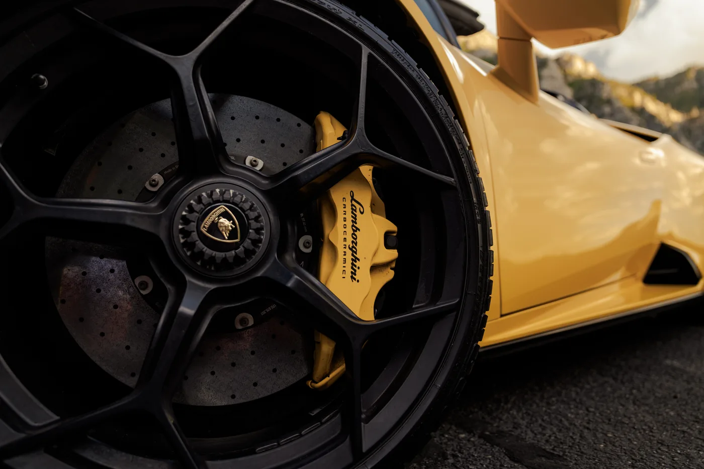 Lamborghini Huracan Evo AWD Spyder - View 3