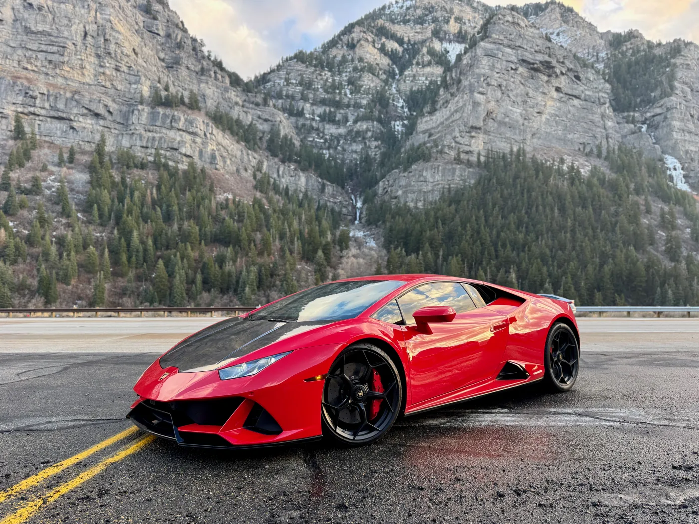 Lamborghini Huracan EVO AWD  Coupe - View 4