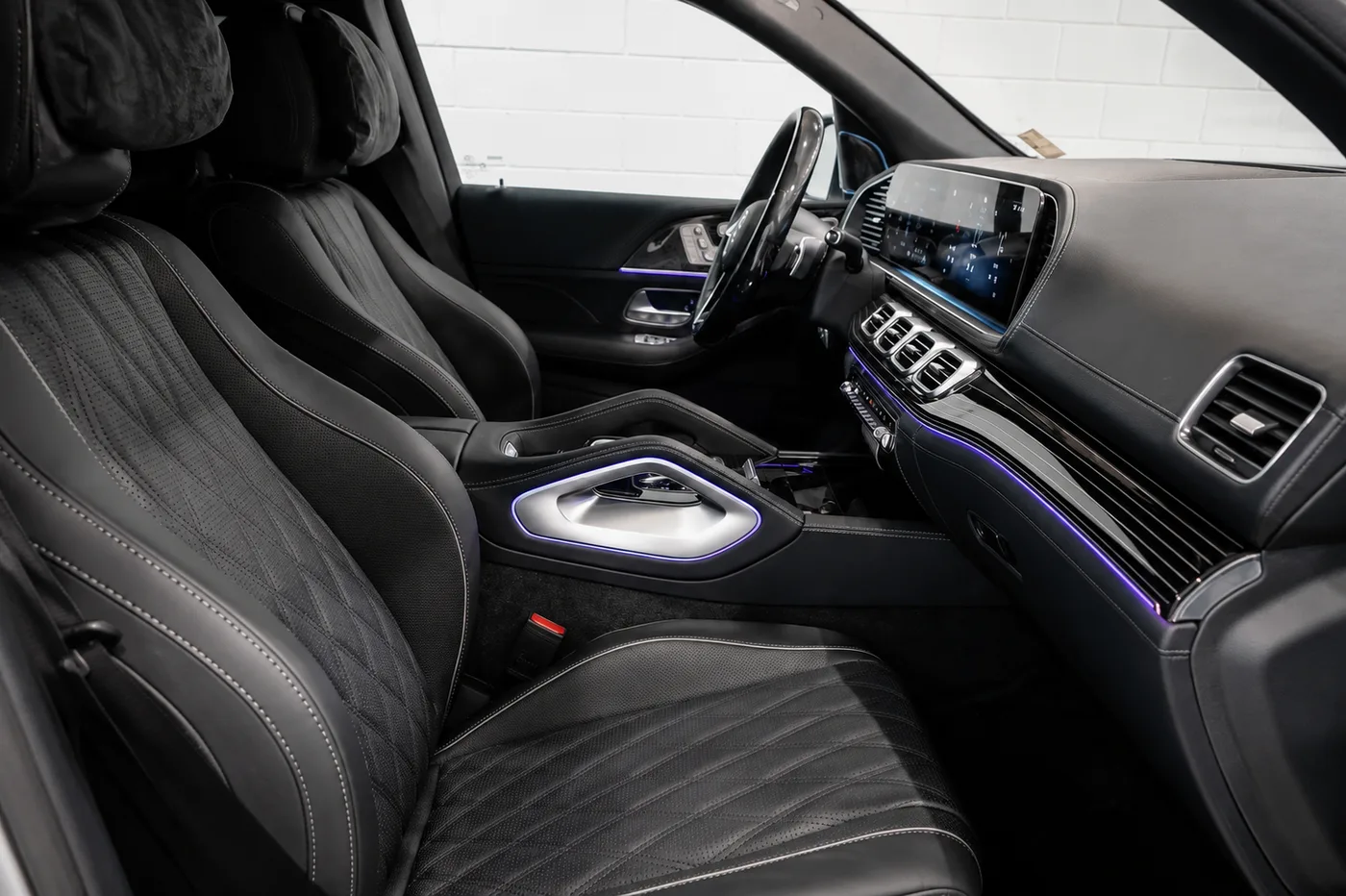 2026 White Maybach GLS 600 - View 3