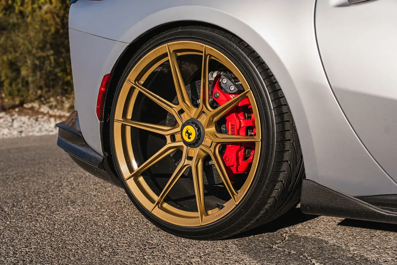 812 Superfast - View 10