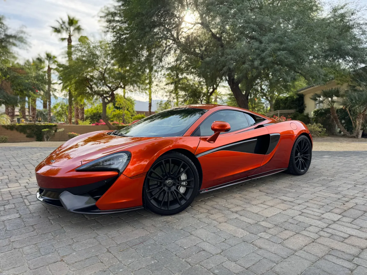 McLaren 570S